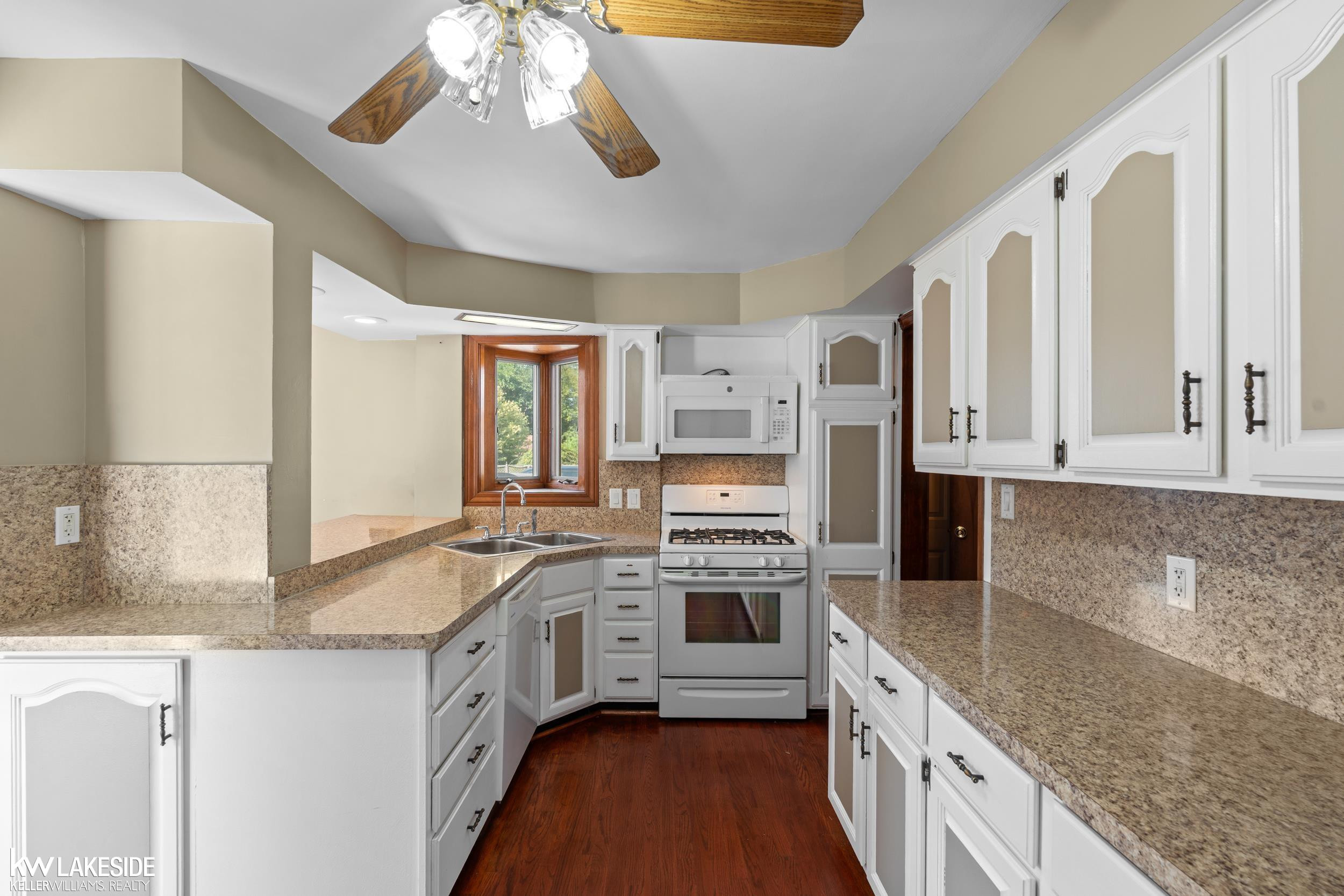 8518 Superior Street, Center Line, MI 48015 — Photo 11