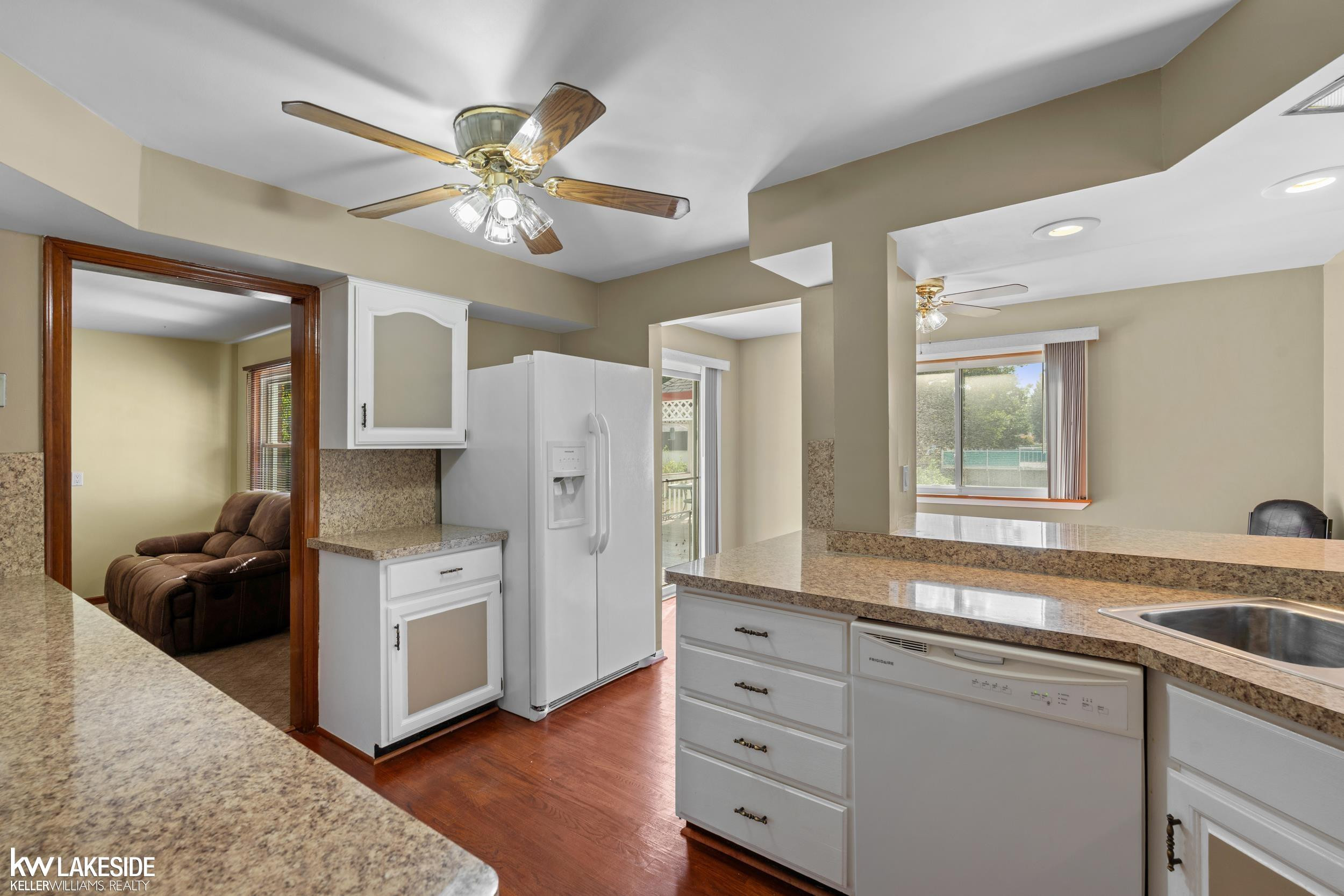 8518 Superior Street, Center Line, MI 48015 — Photo 13