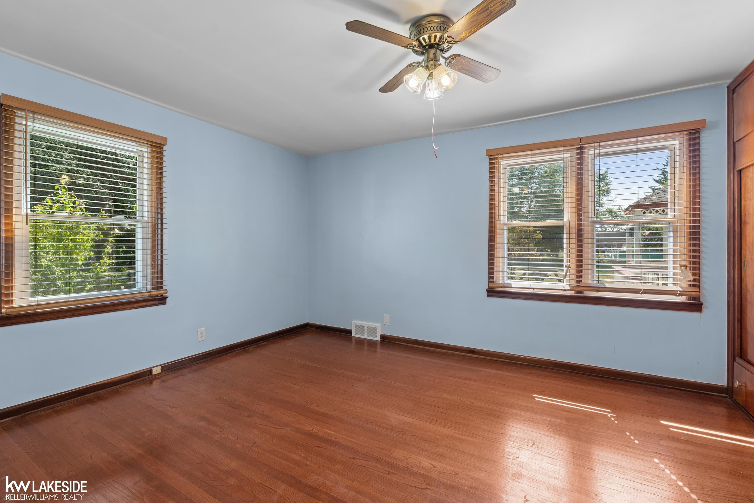 8518 Superior Street, Center Line, MI 48015 — Photo 17