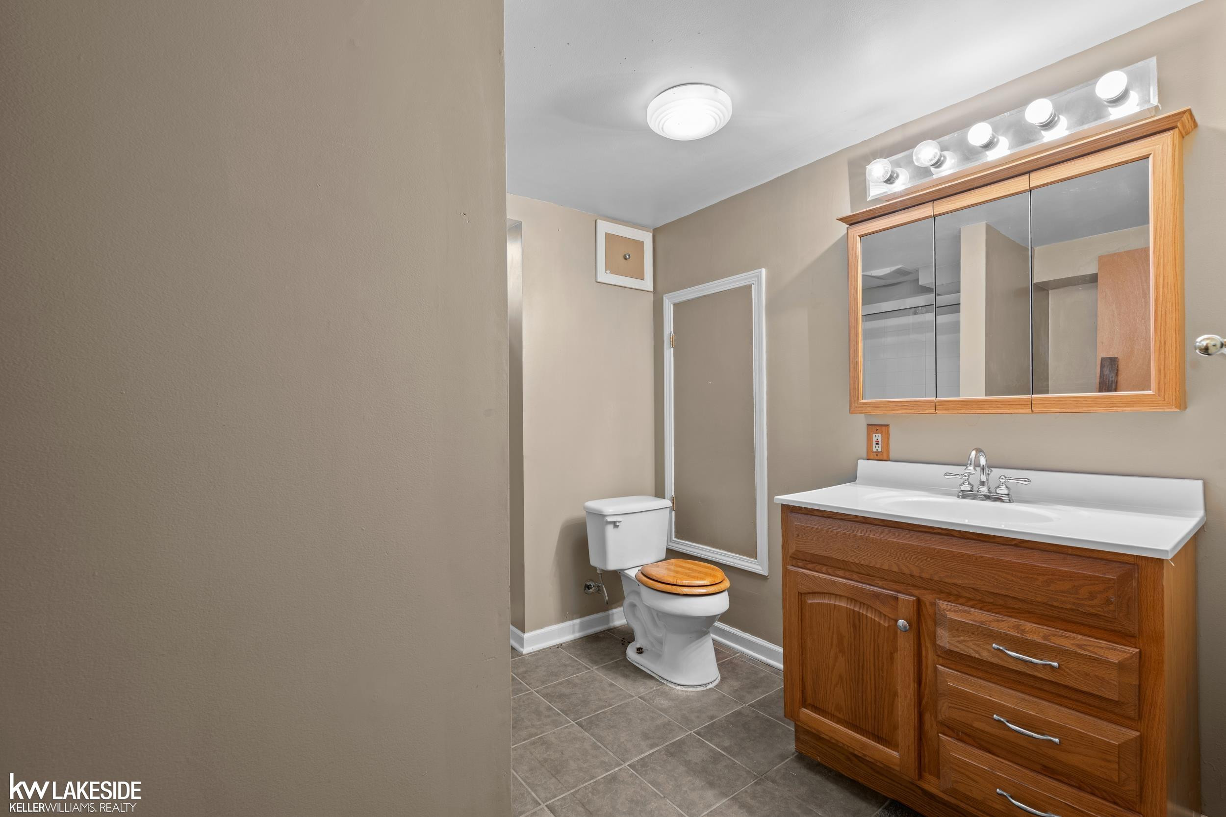 8518 Superior Street, Center Line, MI 48015 — Photo 26