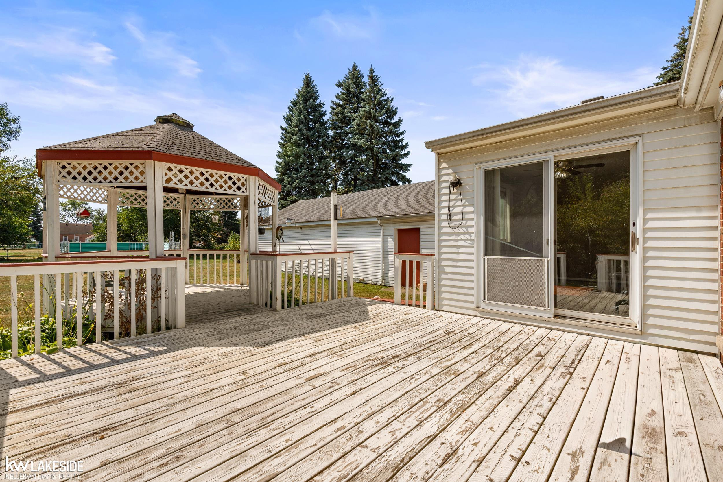 8518 Superior Street, Center Line, MI 48015 — Photo 30