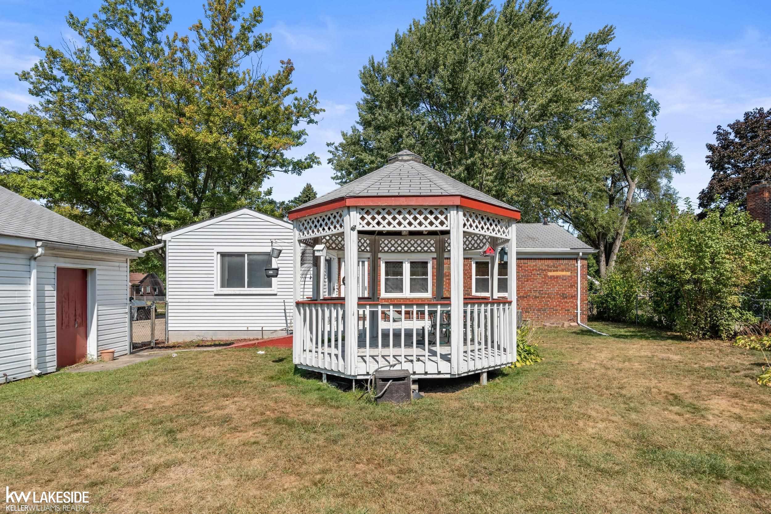 8518 Superior Street, Center Line, MI 48015 — Photo 32