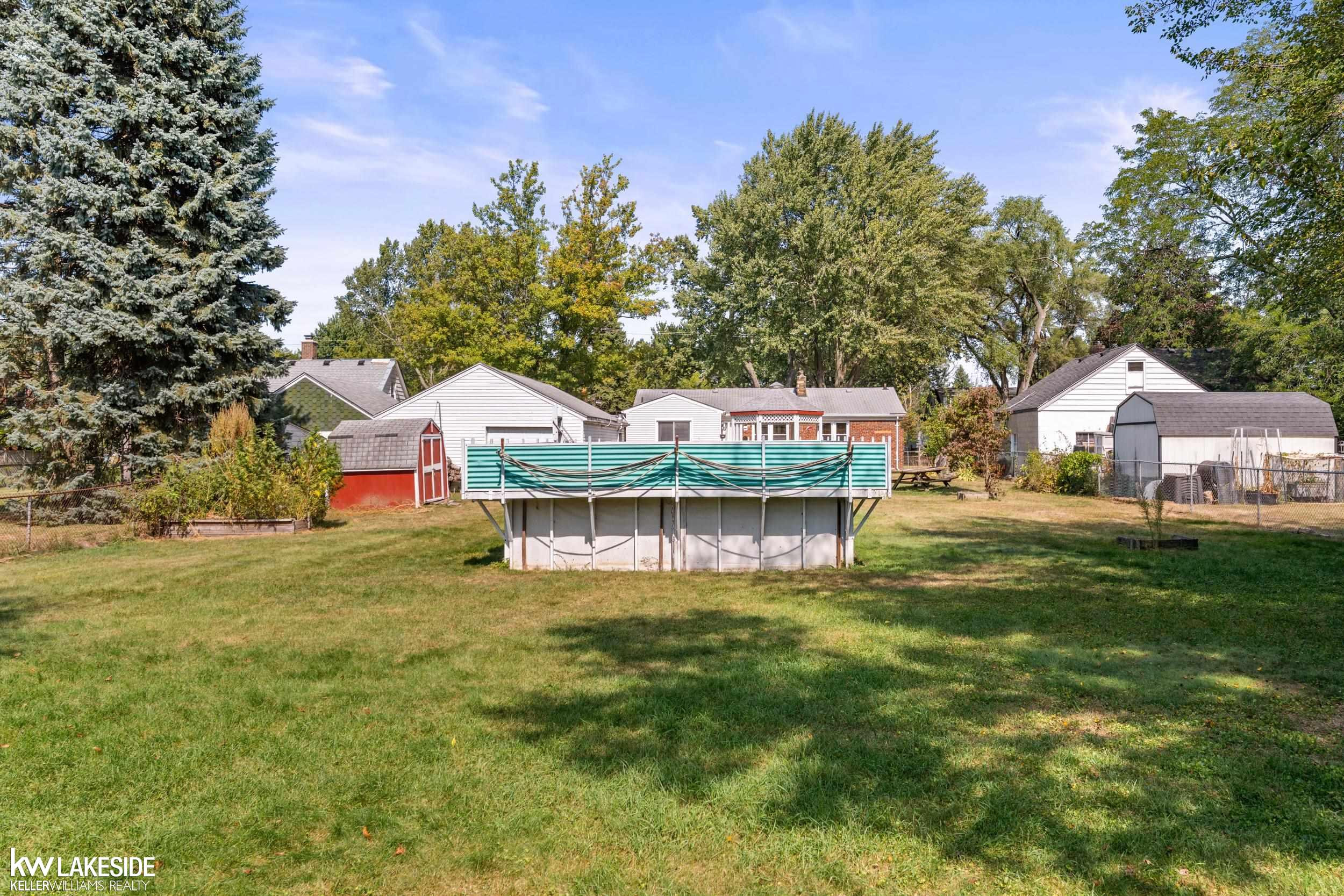 8518 Superior Street, Center Line, MI 48015 — Photo 33