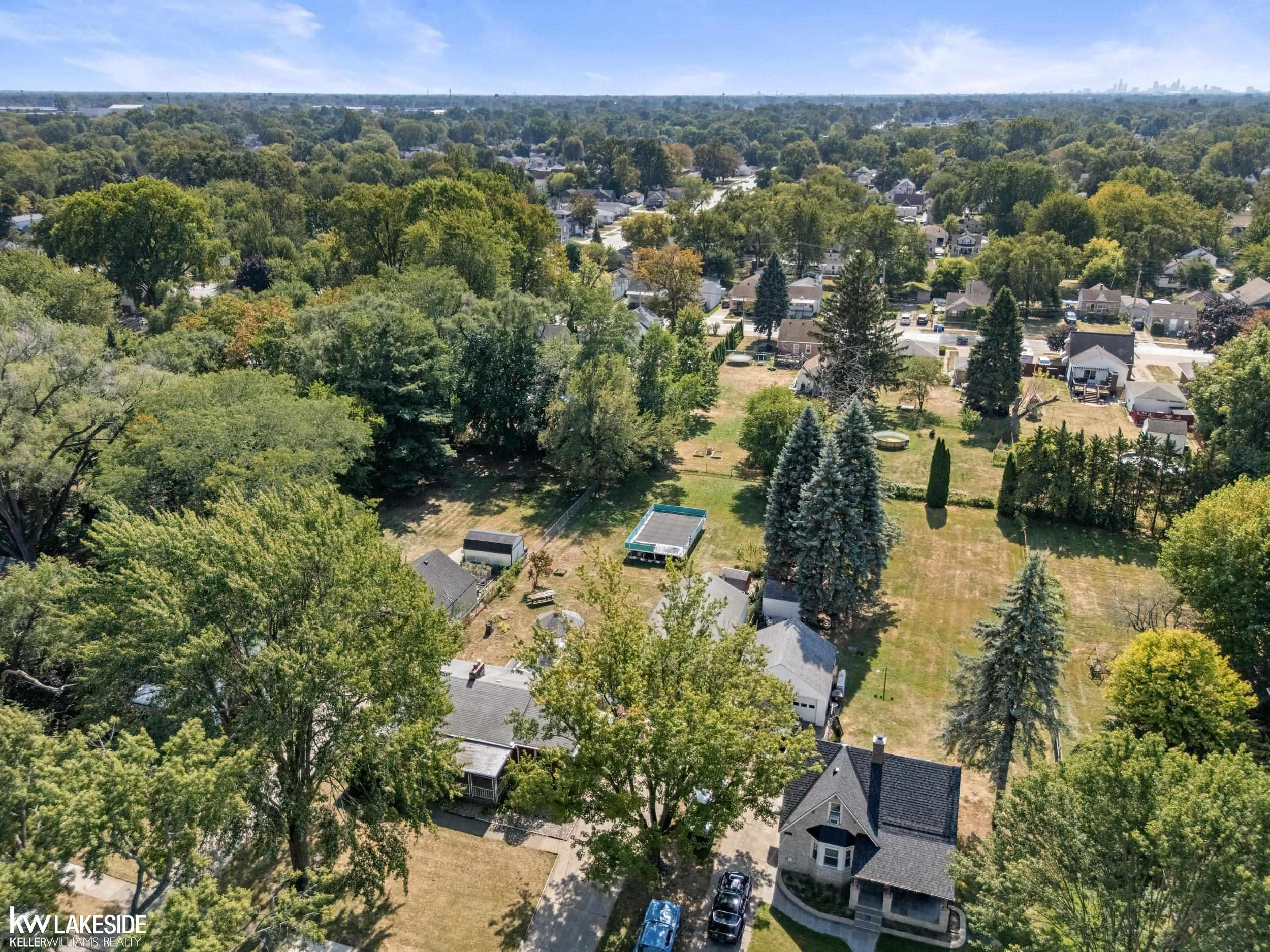 8518 Superior Street, Center Line, MI 48015 — Photo 38