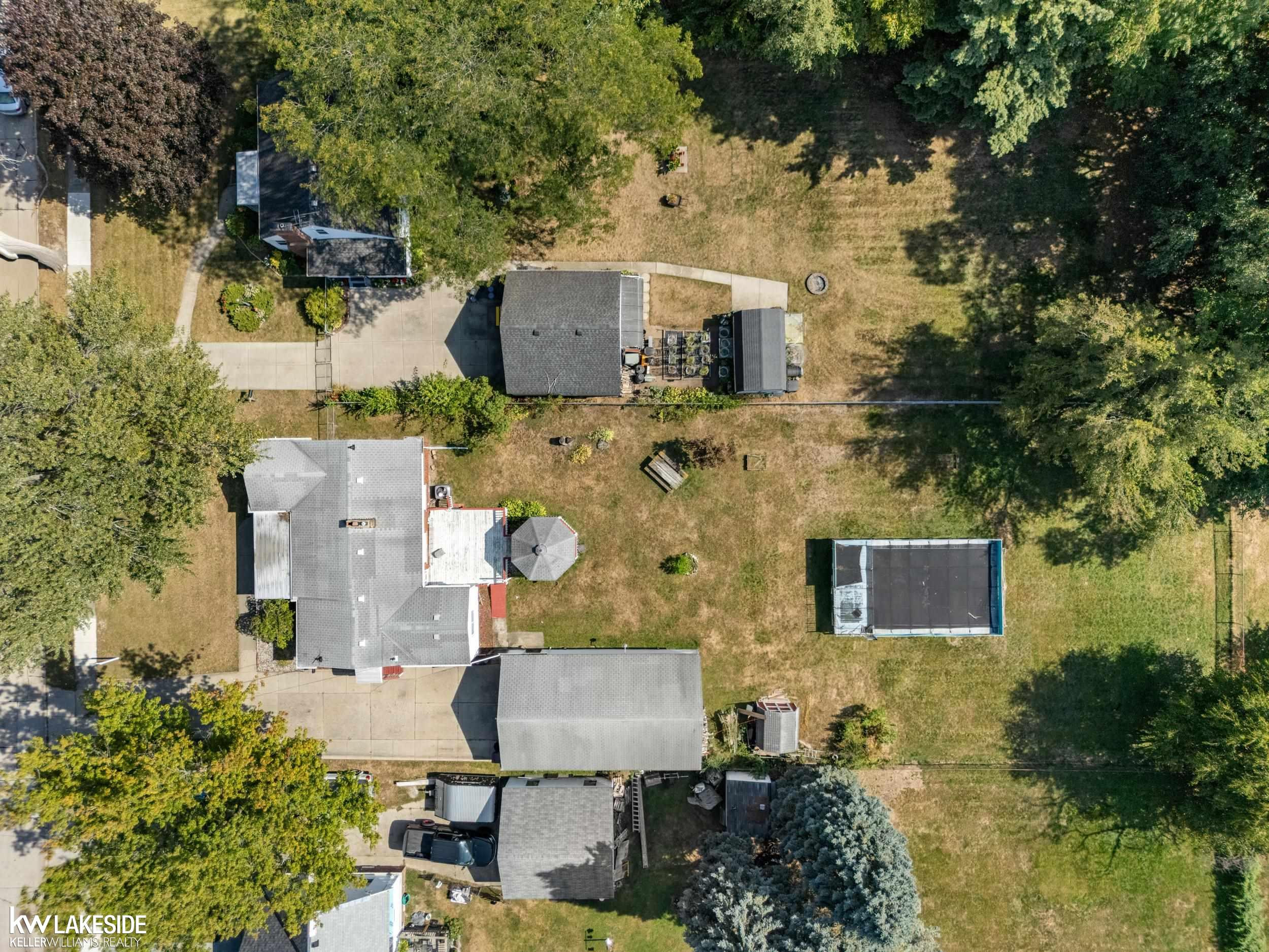8518 Superior Street, Center Line, MI 48015 — Photo 39