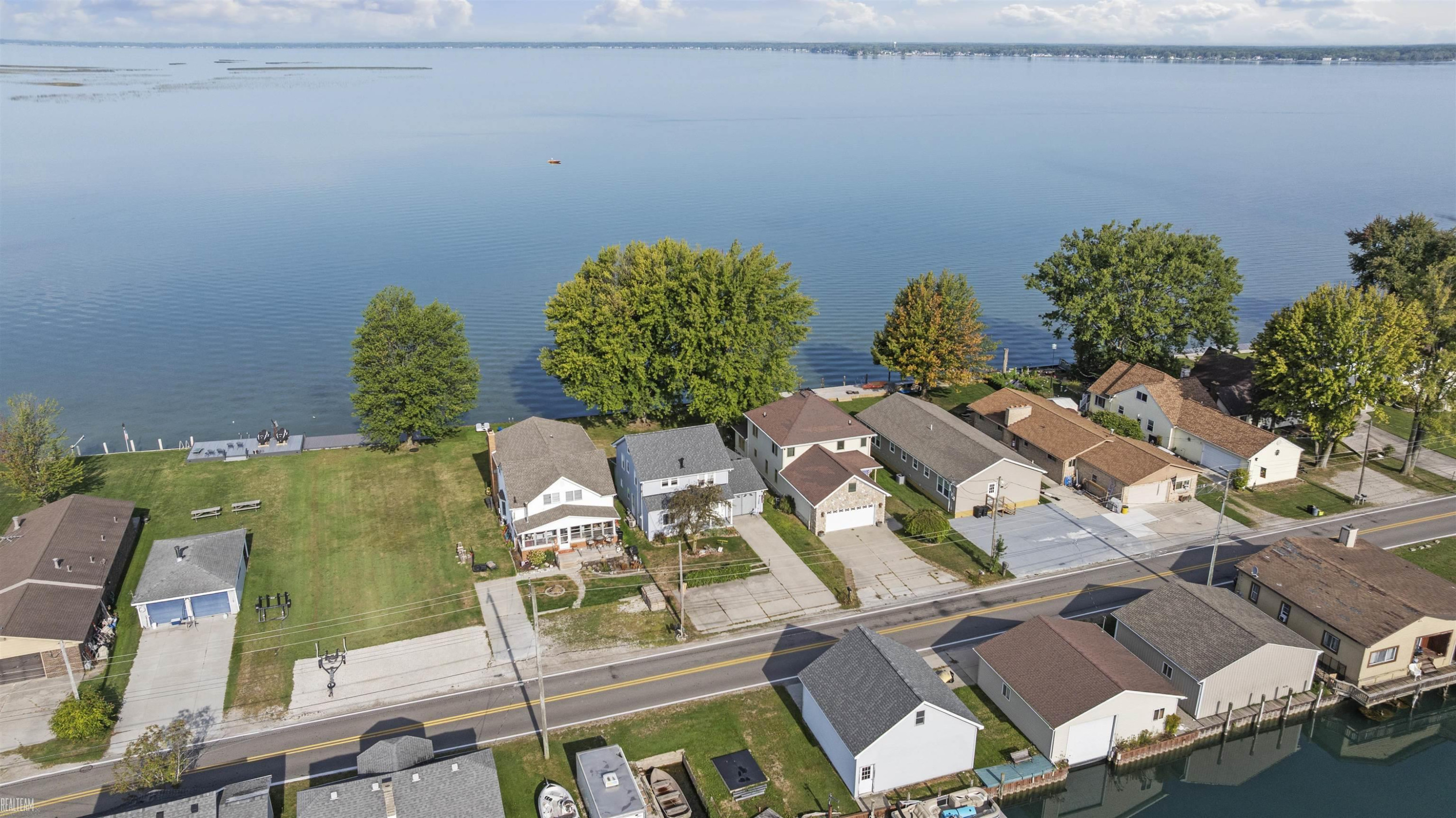 8274 Anchor Bay Drive, MI 48001 — Photo 15