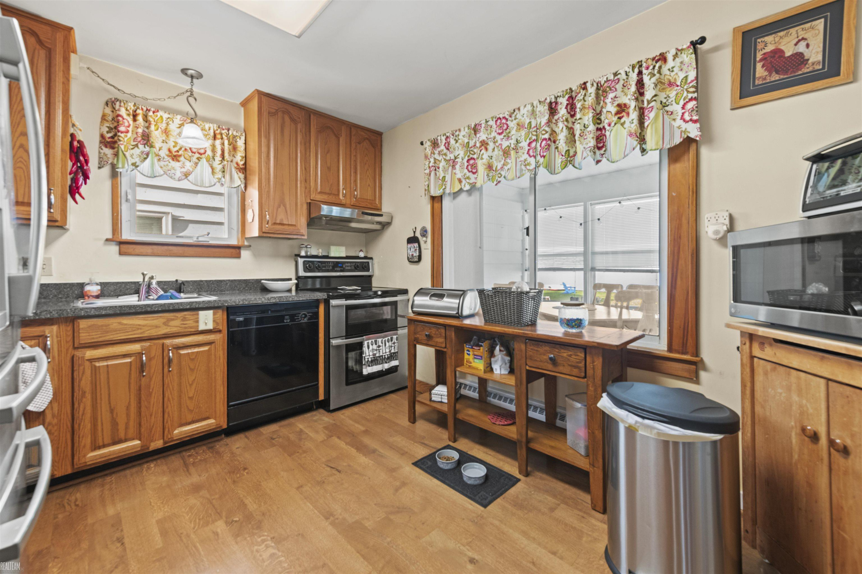 8274 Anchor Bay Drive, MI 48001 — Photo 21