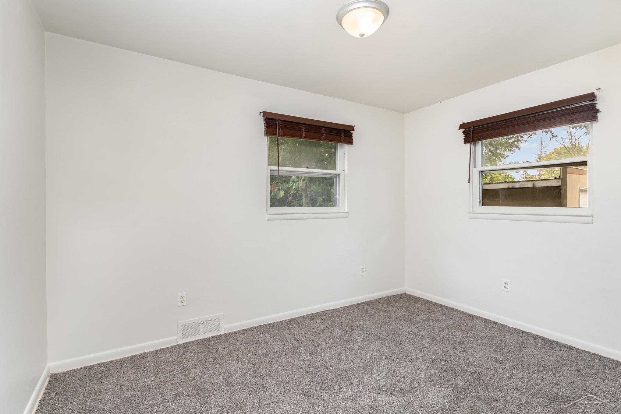 904 Commonwealth Avenue, Zilwaukee, MI 48604 — Photo 11