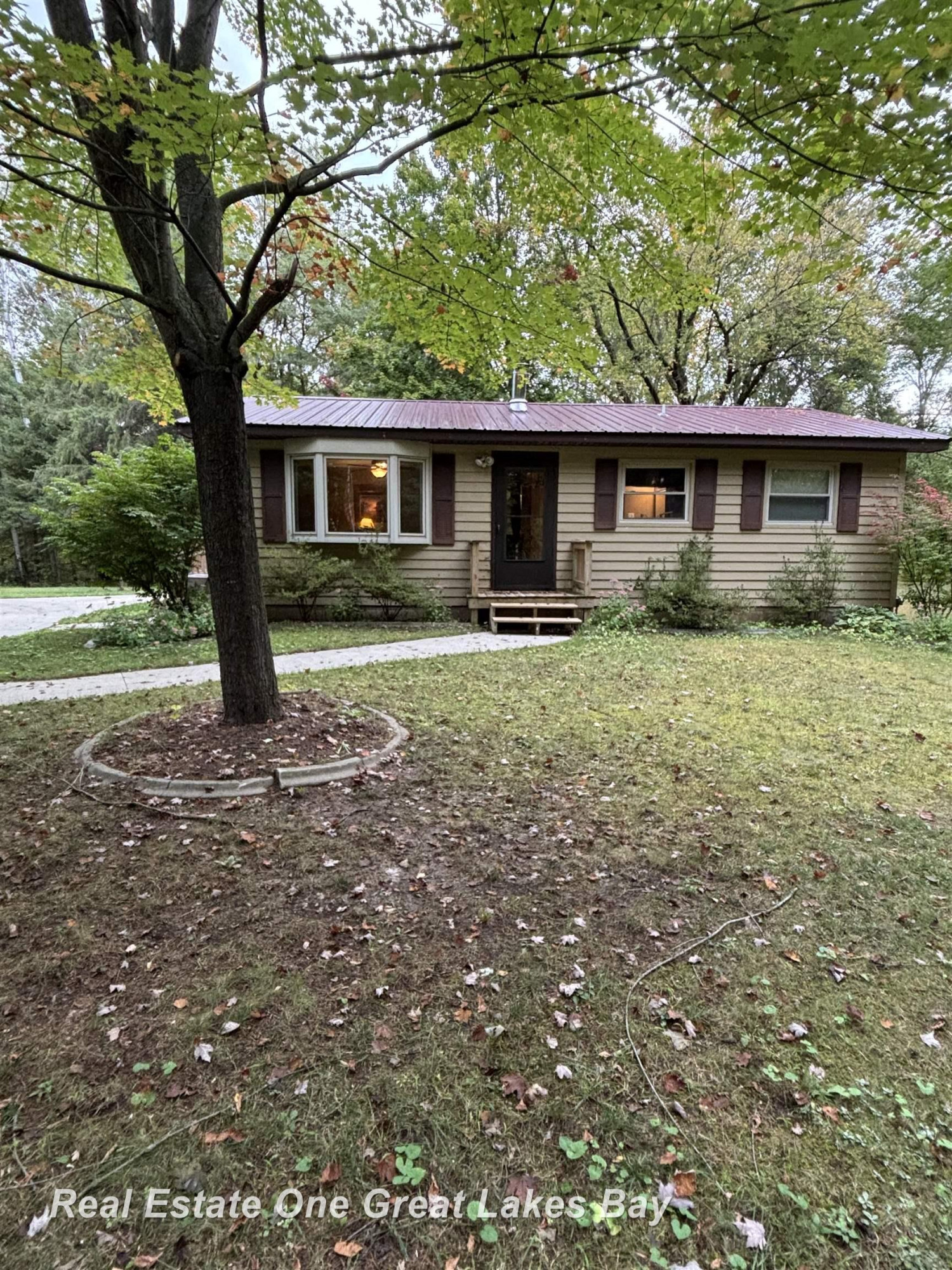 3702 W Berry Road, Sterling, MI 48659 — front exterior