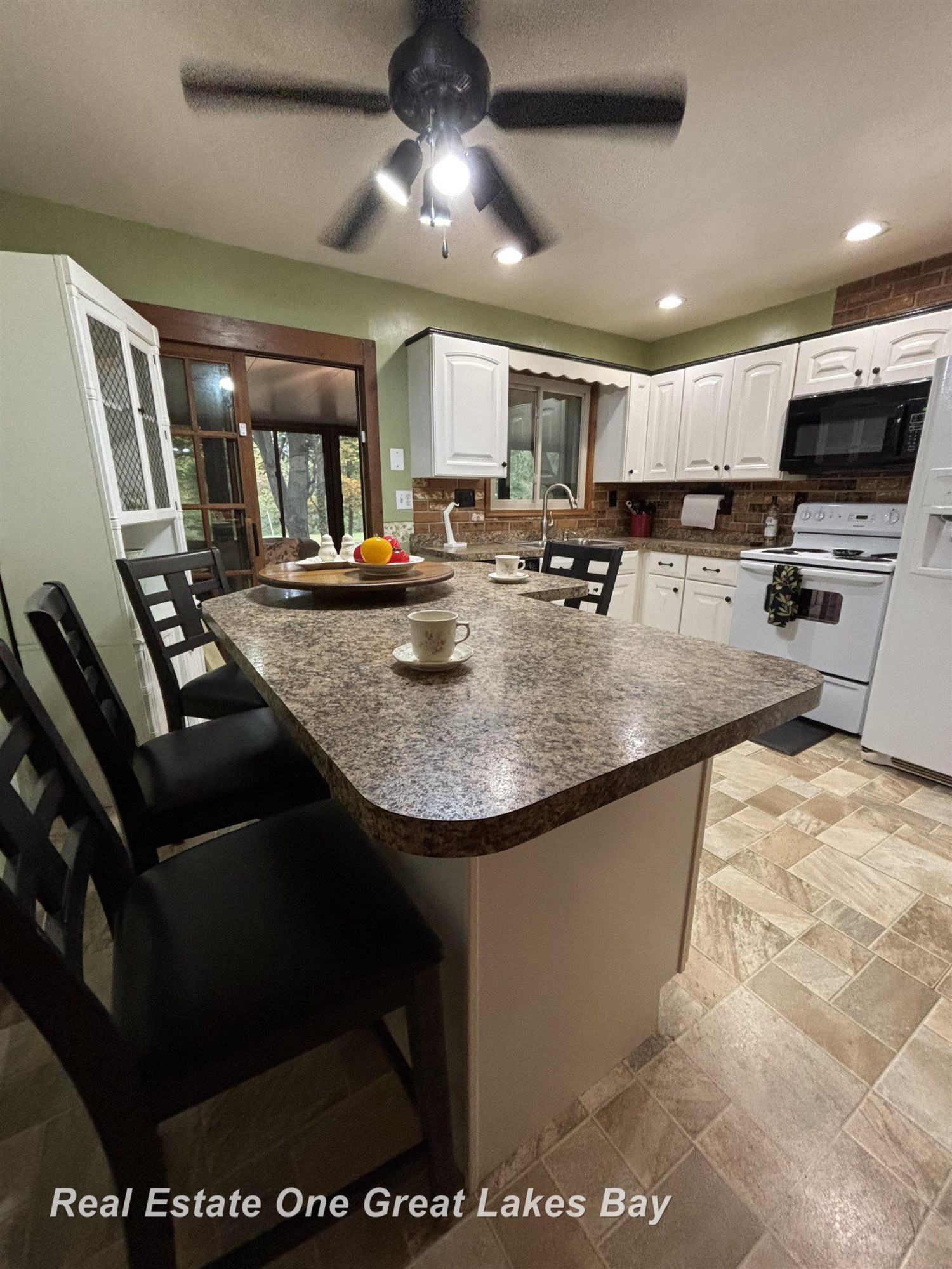3702 W Berry Road, Sterling, MI 48659 — Photo 5