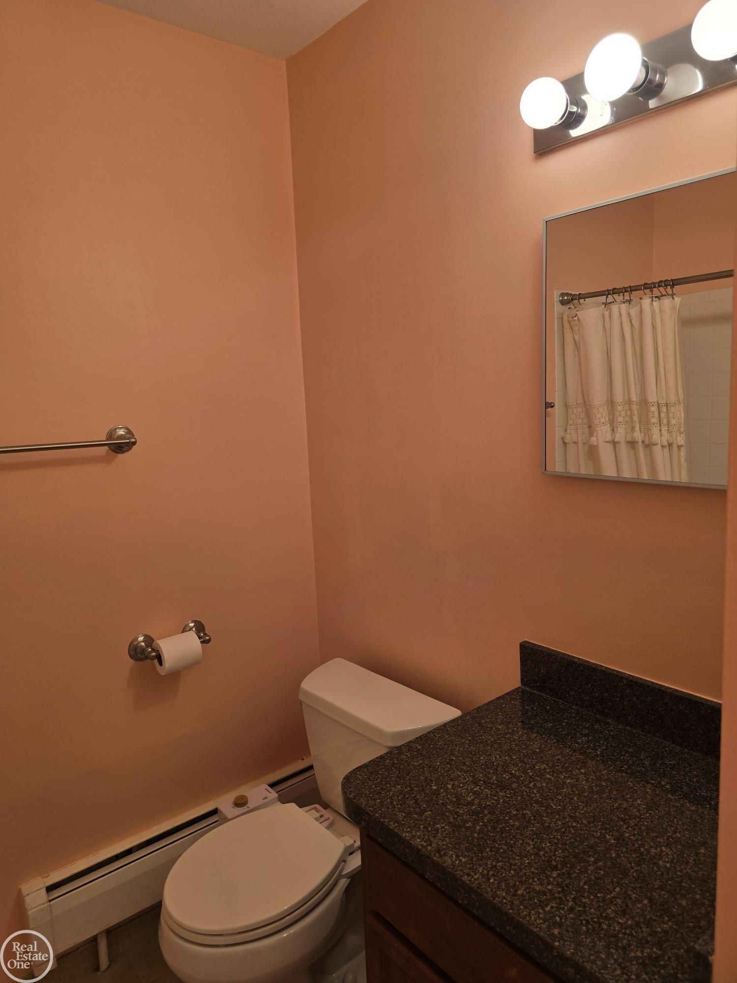 2405 Torquay Street, Bldg. A Unit #104, Royal Oak, MI 48073 — Photo 2