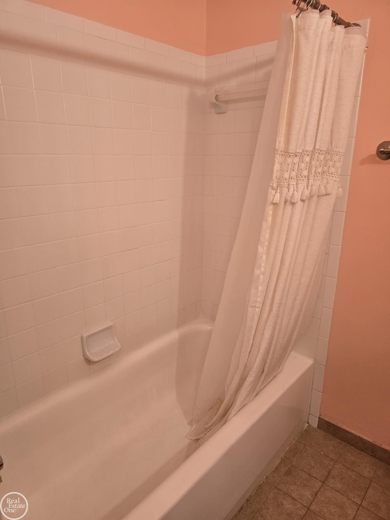 2405 Torquay Street, Bldg. A Unit #104, Royal Oak, MI 48073 — Photo 3