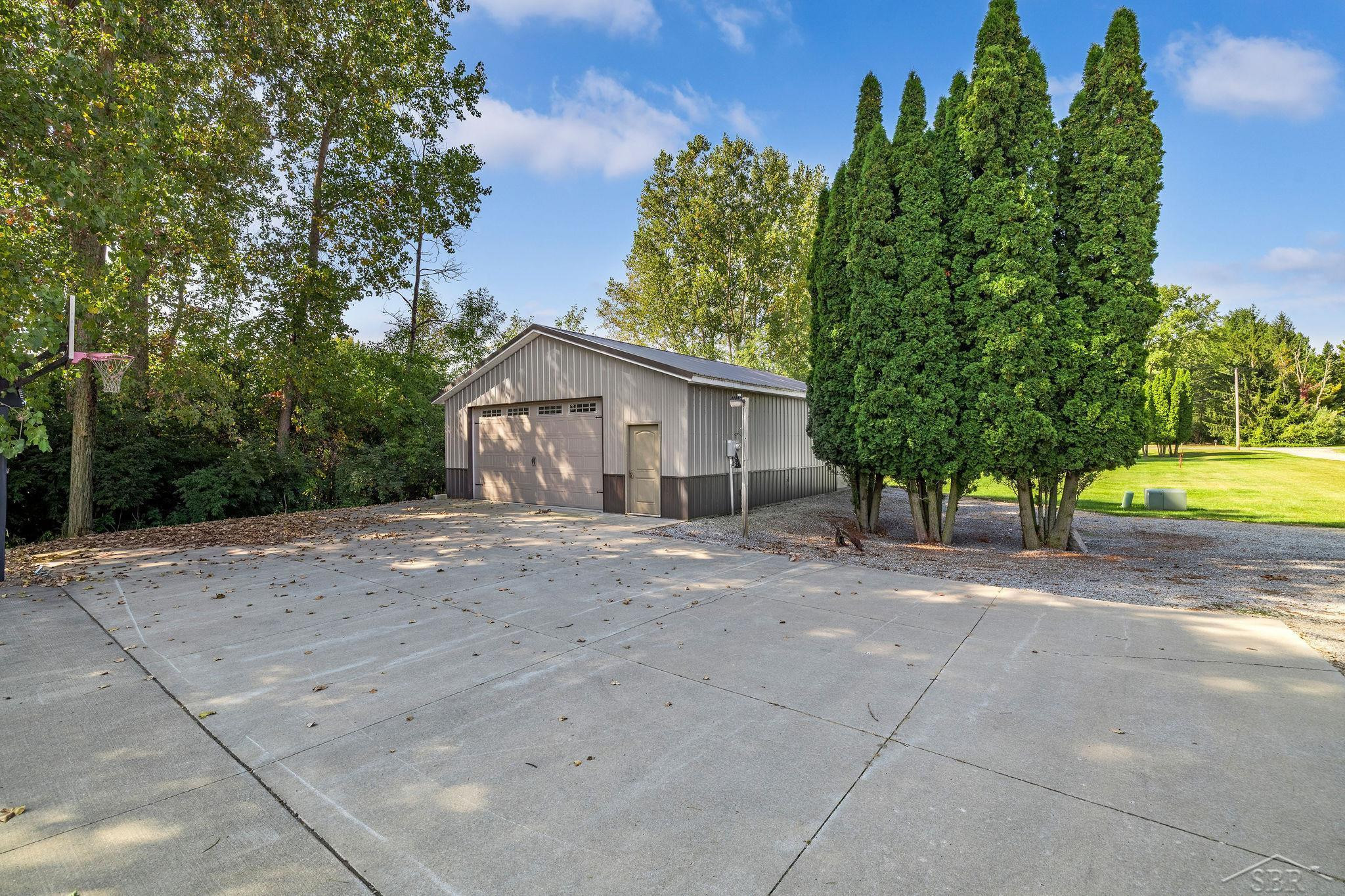 1255 S 9 mile Road, Kawkawlin, MI 48631 — Photo 3