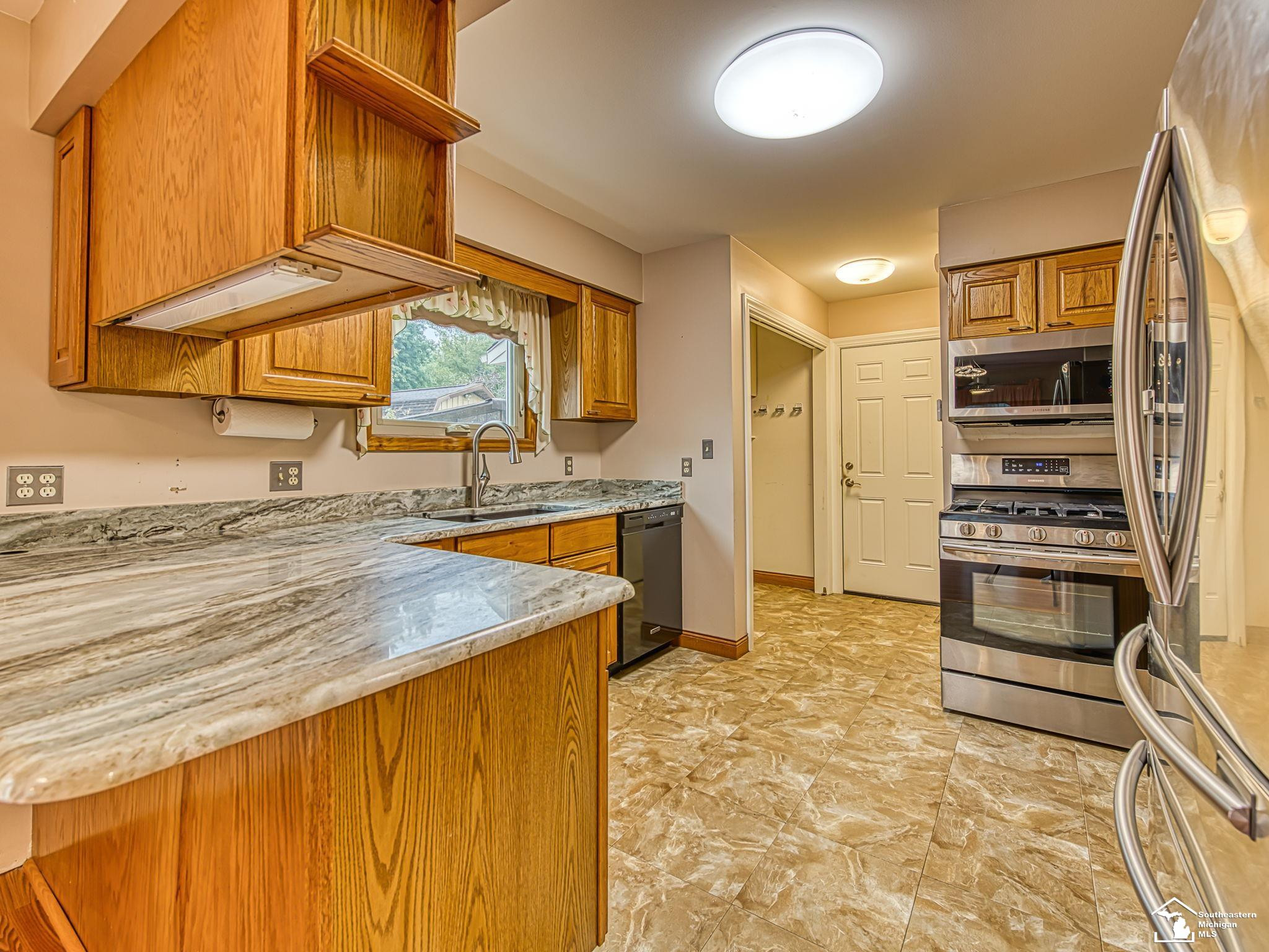 2451 N Raisinville Road, Monroe, MI 48162 — Photo 13