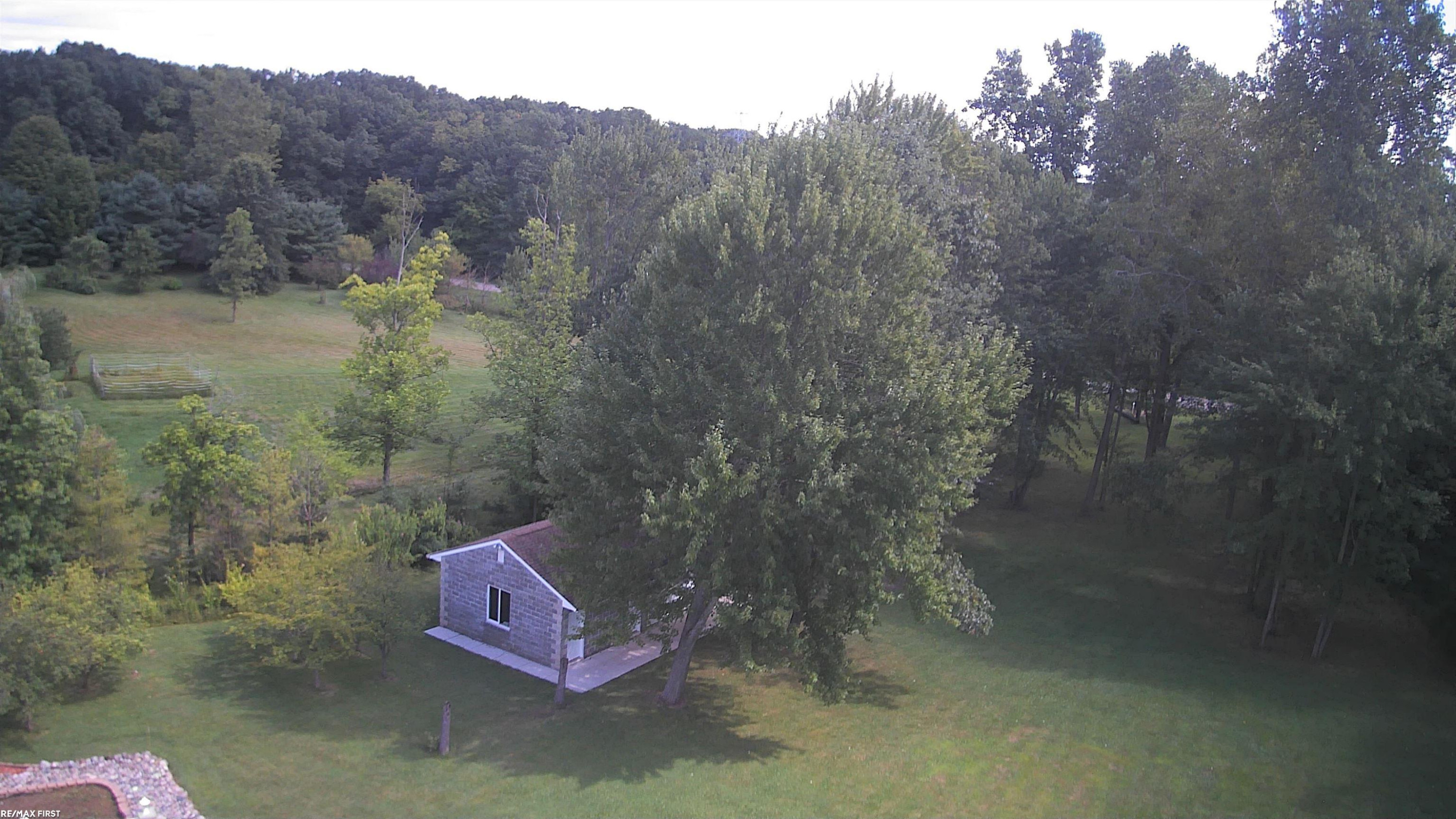 400 ERomeoroad Road, MI — Photo 9