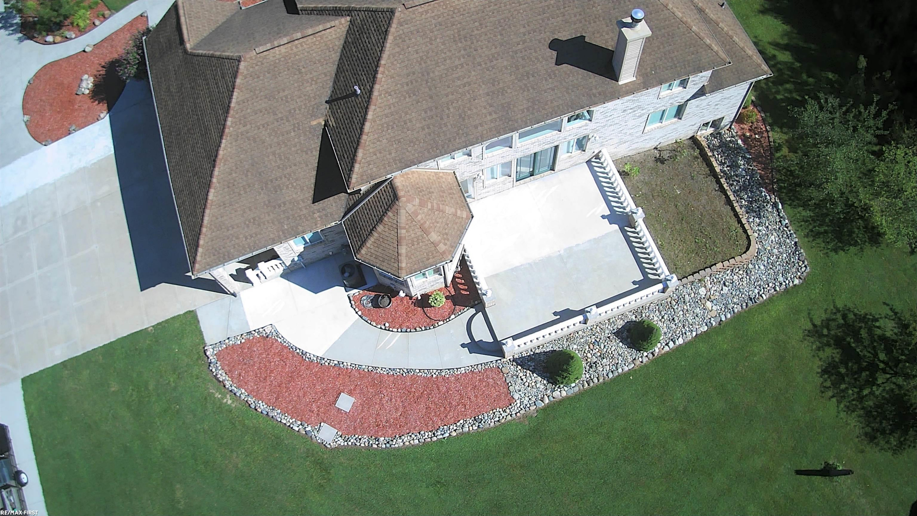 400 ERomeoroad Road, MI — Photo 11