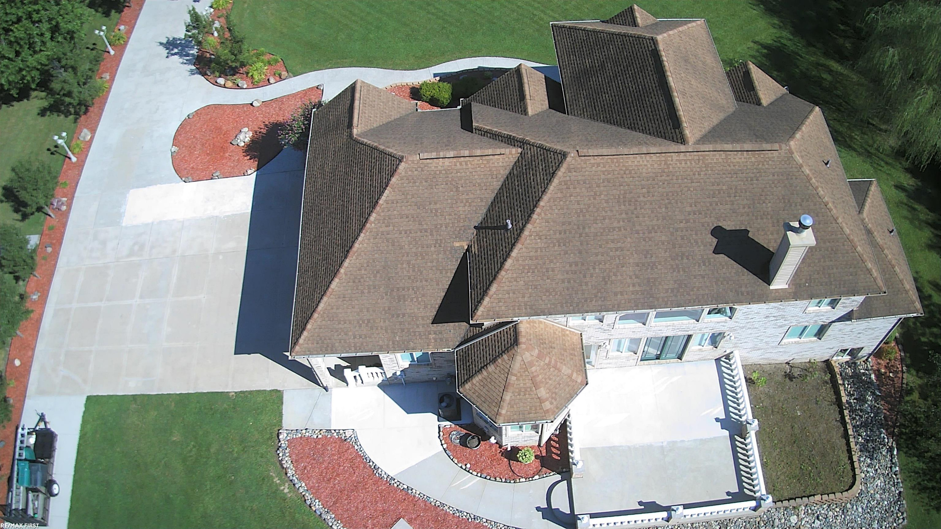 400 ERomeoroad Road, MI — Photo 16