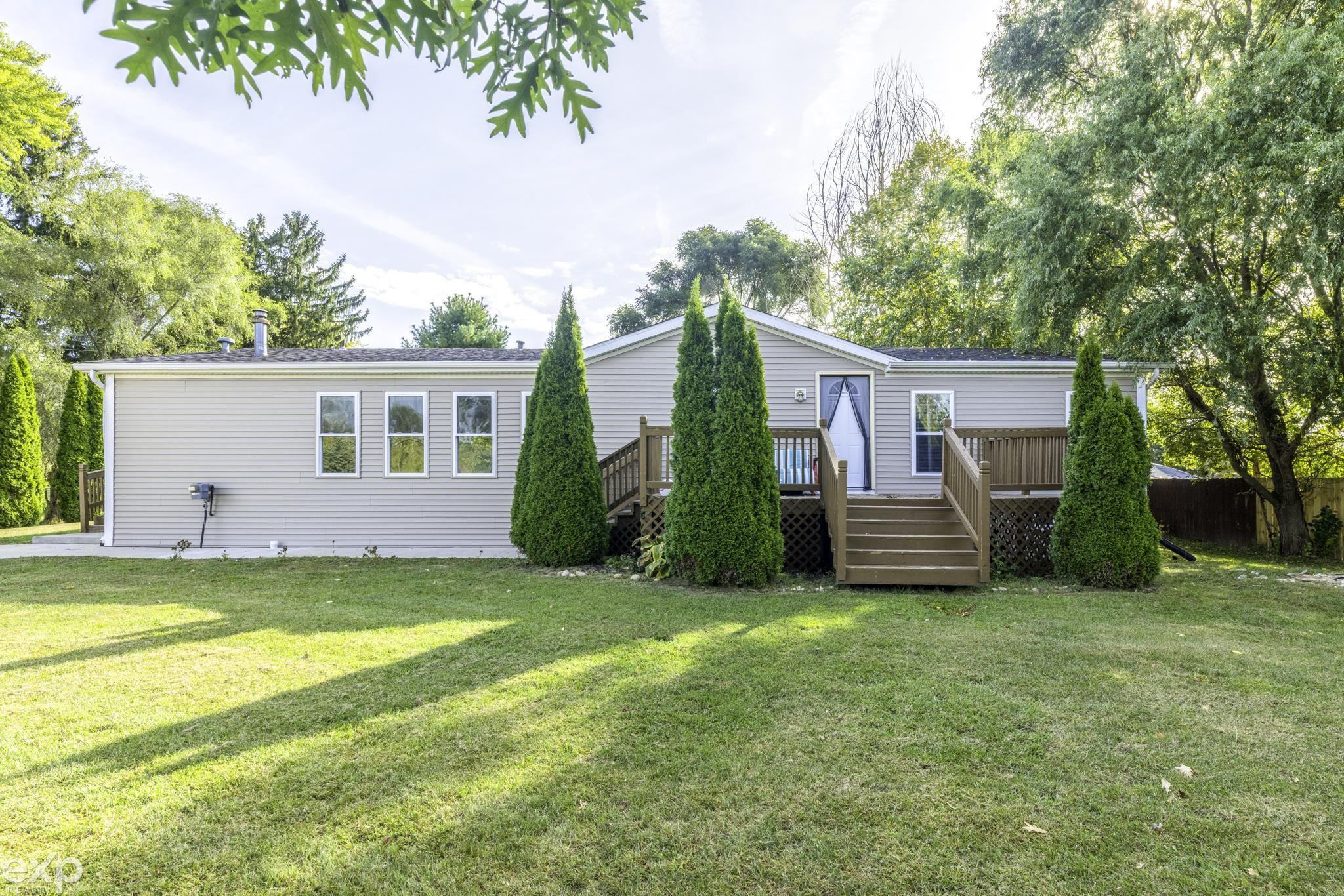 634 N Blacks Corners Road, Imlay City, MI 48444 — front exterior