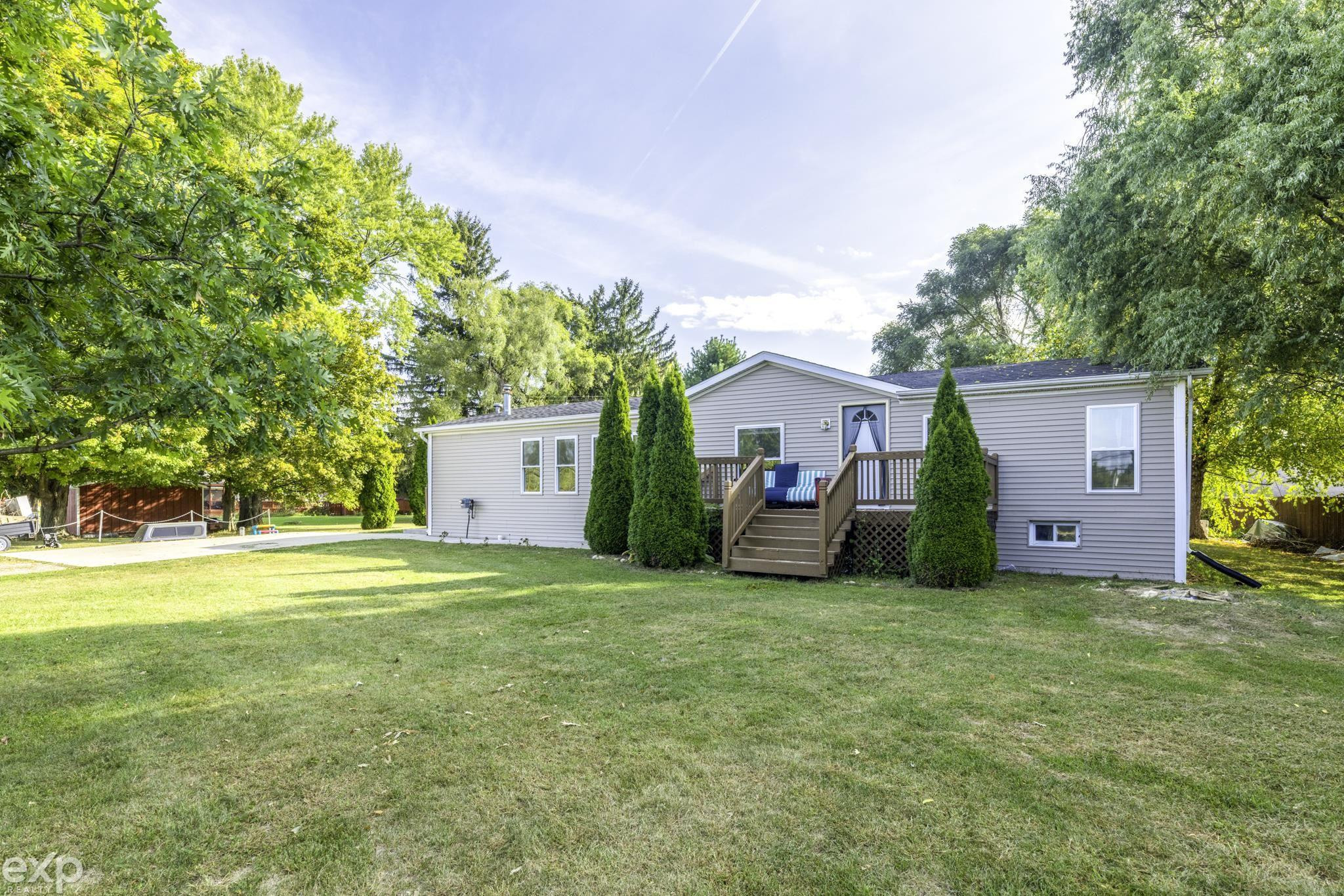 634 N Blacks Corners Road, Imlay City, MI 48444 — Photo 2