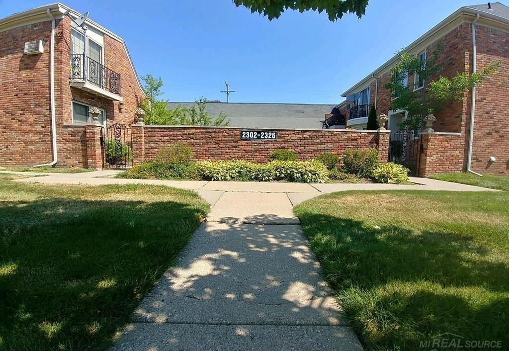 2306 14 Mile Road, Royal Oak, MI 48073 — front exterior