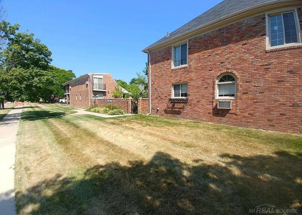 2306 14 Mile Road, Royal Oak, MI 48073 — Photo 2