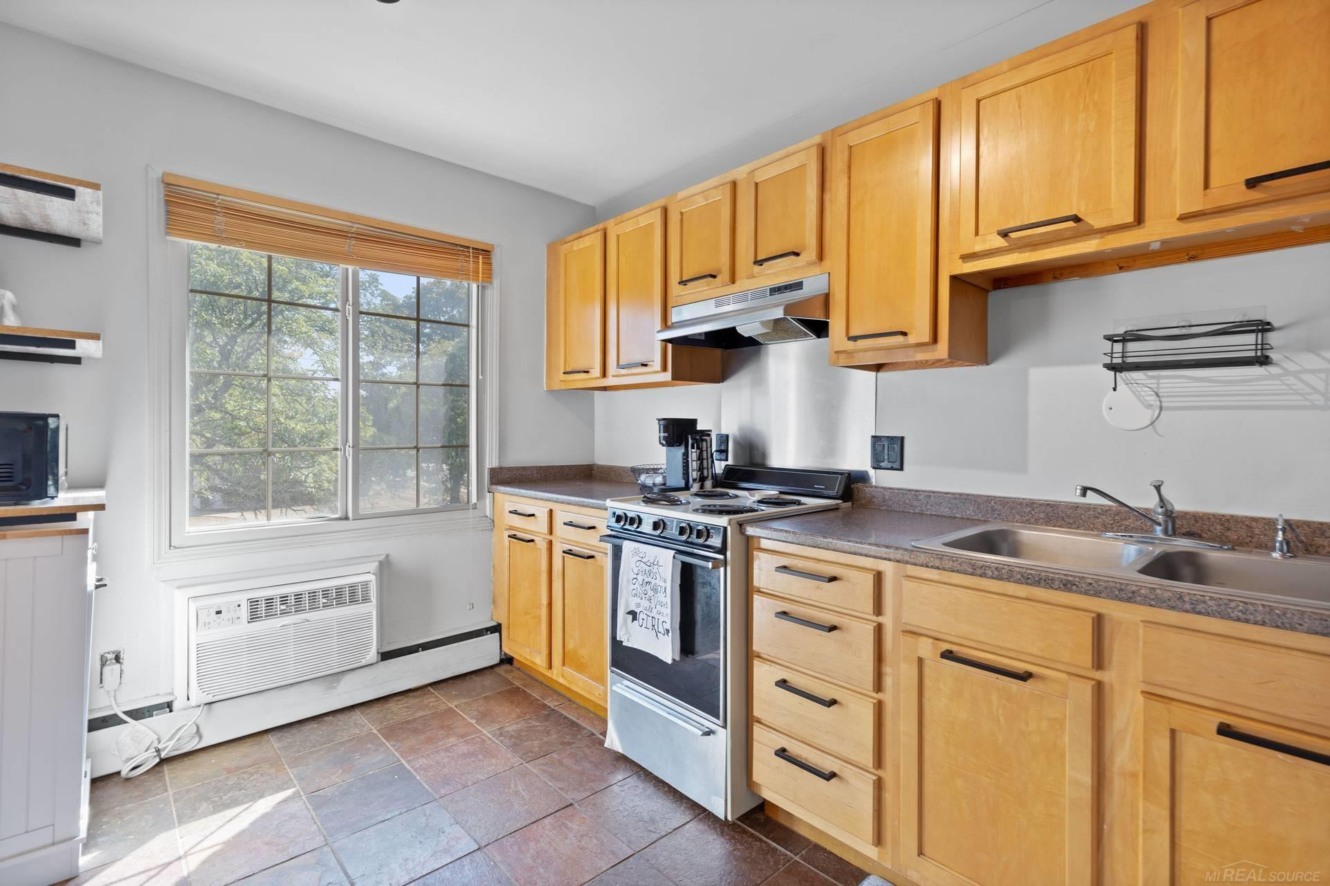 2306 14 Mile Road, Royal Oak, MI 48073 — Photo 10