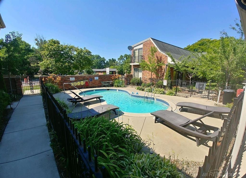 2306 14 Mile Road, Royal Oak, MI 48073 — Photo 20