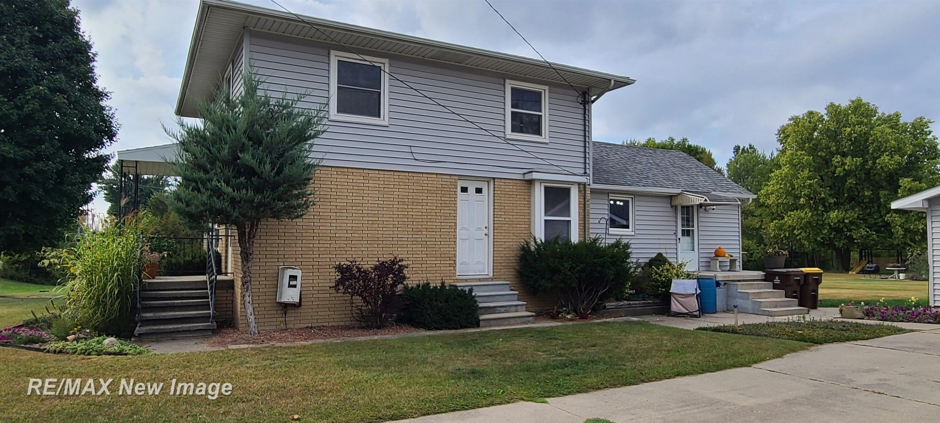 910 W Brady Street, Saginaw, MI 48616 — Photo 2