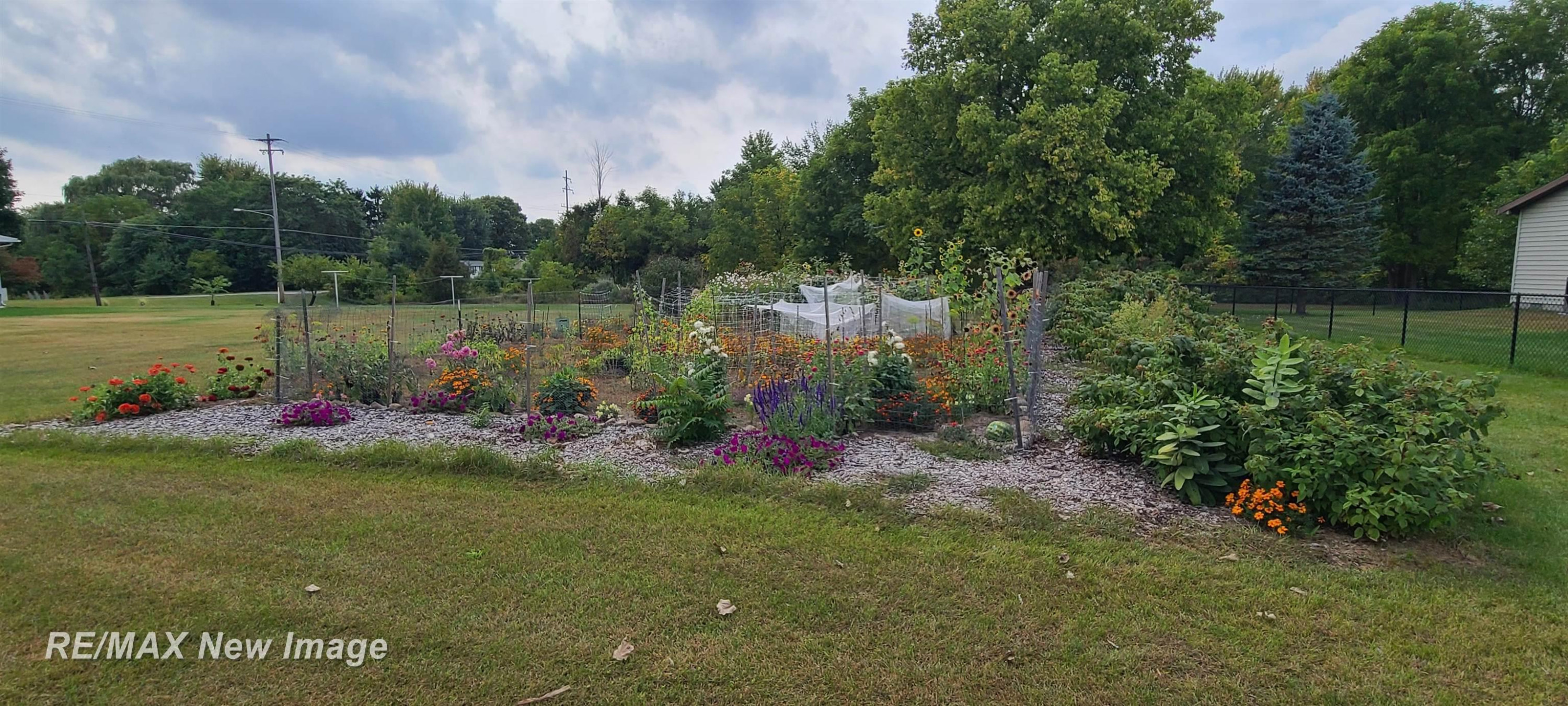 910 W Brady Street, Saginaw, MI 48616 — Photo 23