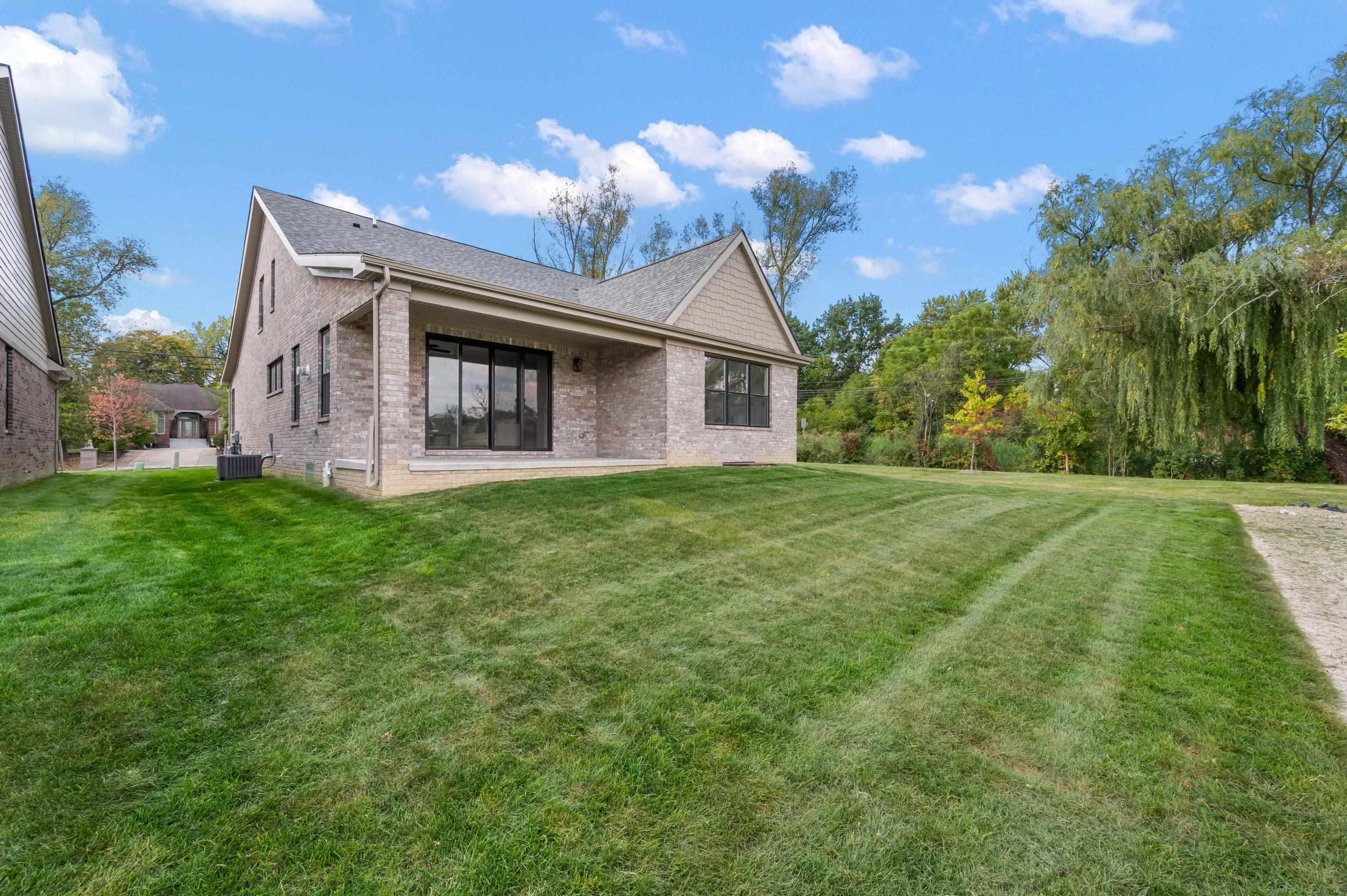 5980 Willow Grove Drive, Troy, MI 48085 — Photo 9