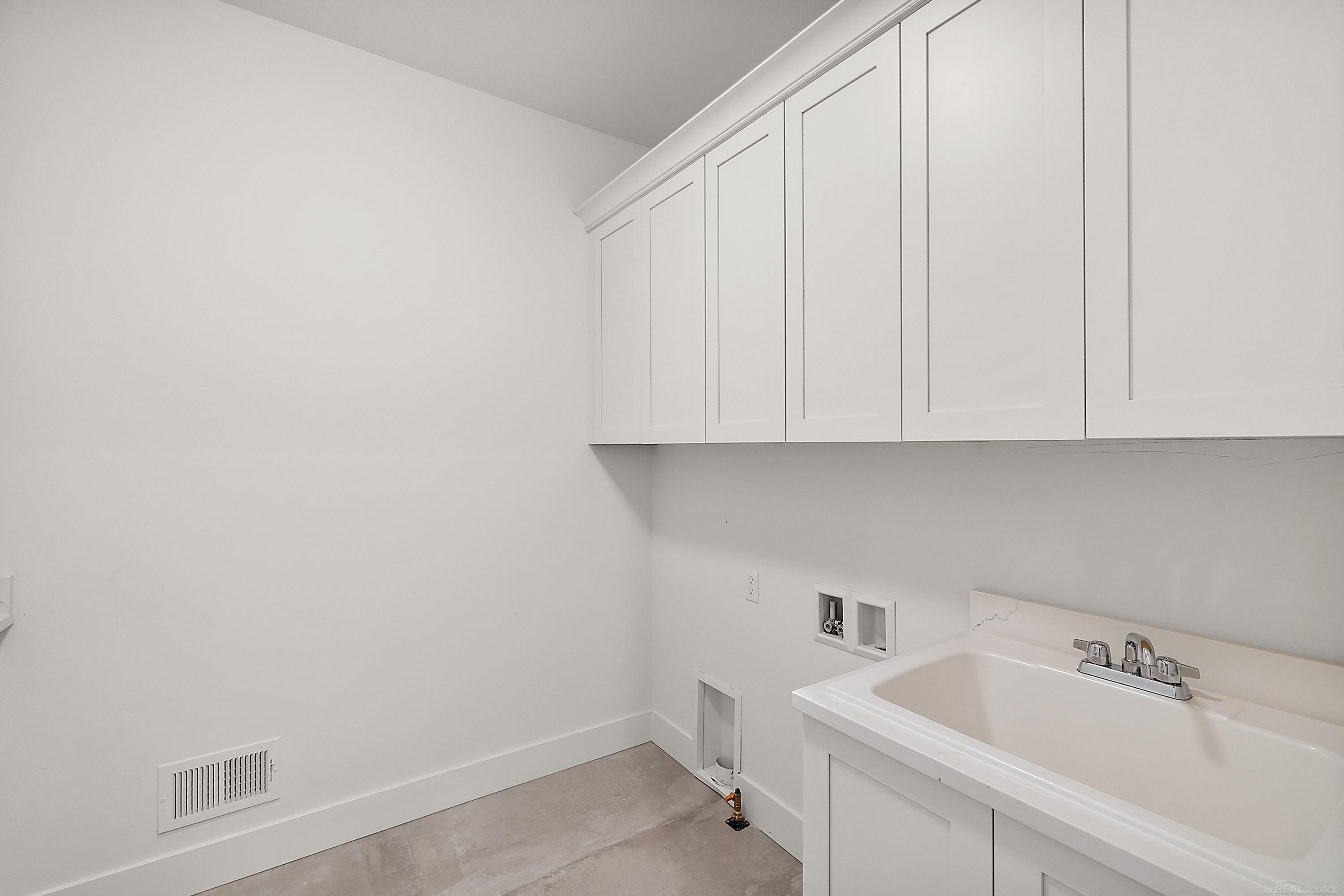 5968 Willow Grove Drive, Troy, MI 48085 — Photo 33