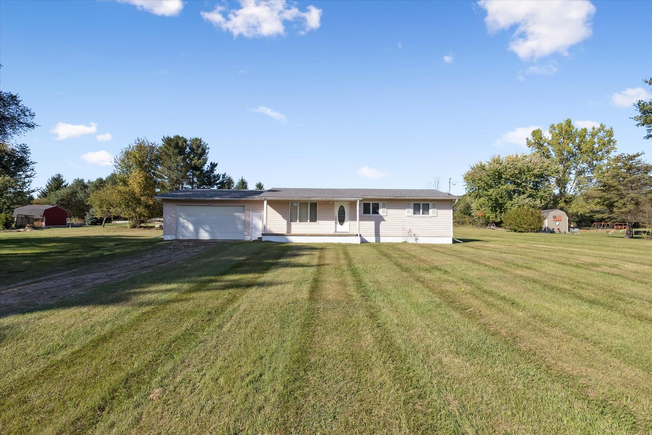 8175 Teachout Road, Otisville, MI 48463 — Photo 5