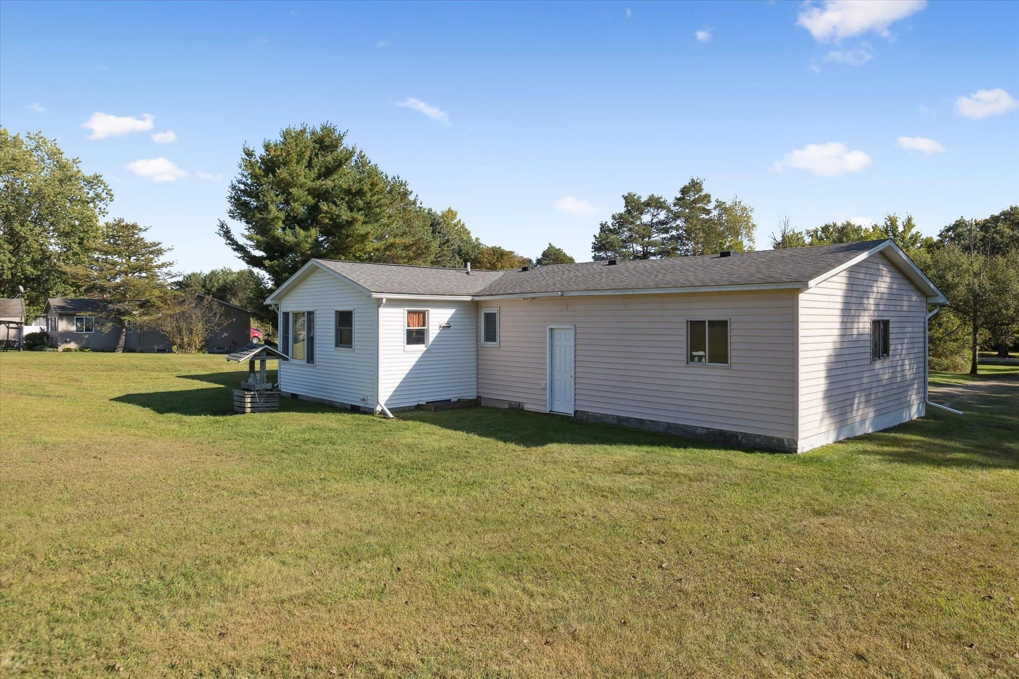 8175 Teachout Road, Otisville, MI 48463 — Photo 37