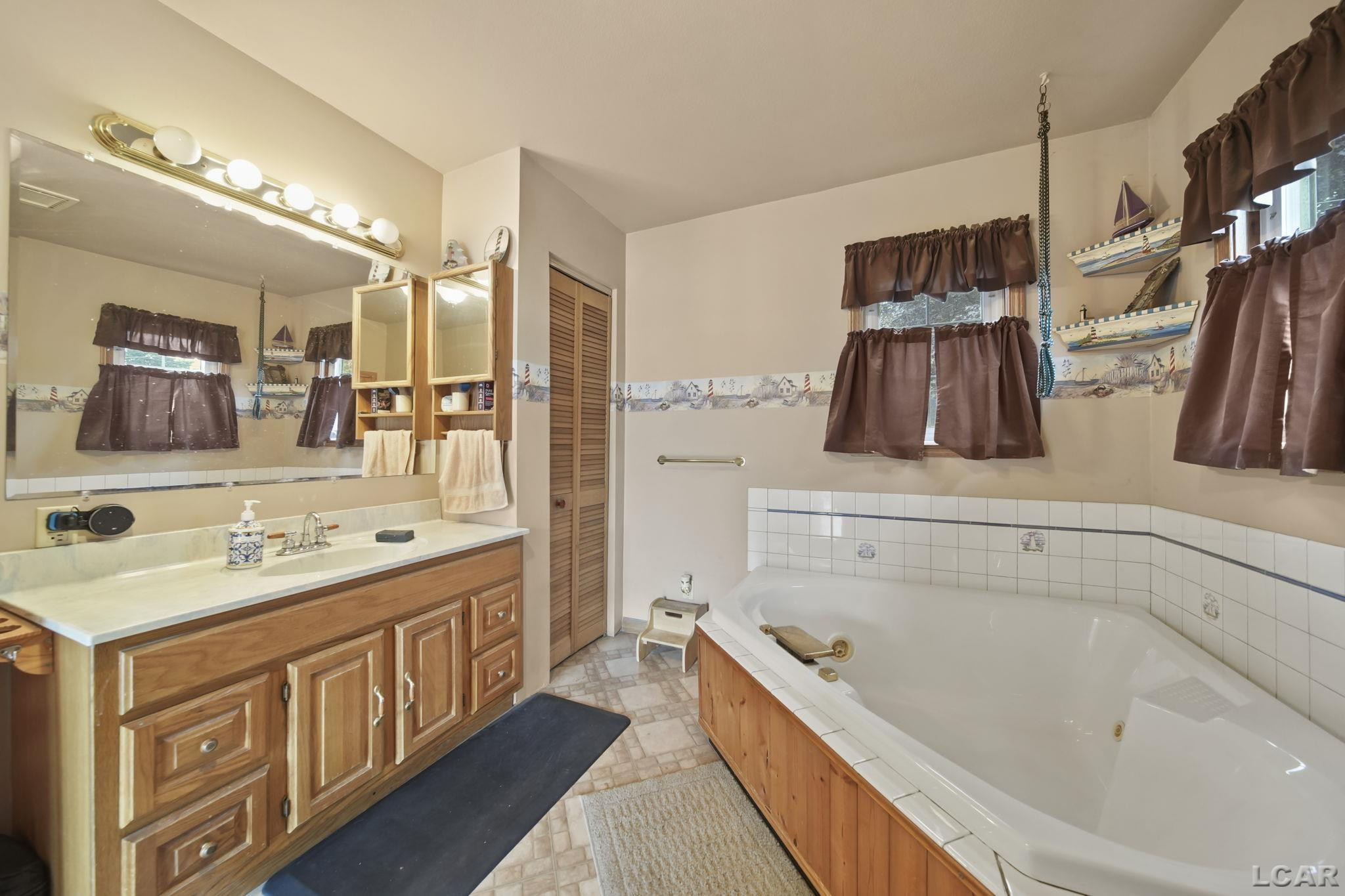 2156 Adams Street, Adrian, MI 49221 — Photo 25