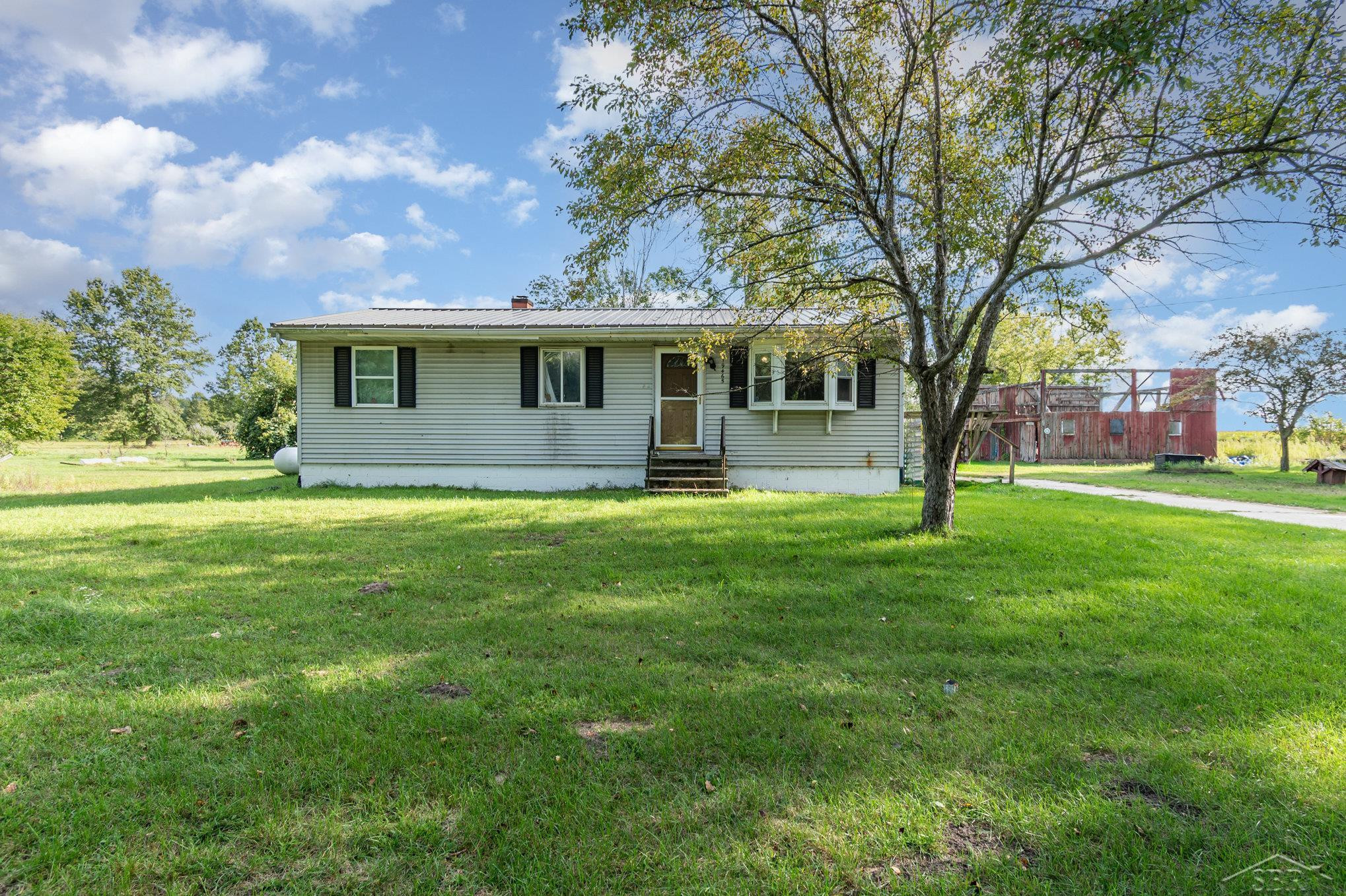 19465 Grabowski, Saint Charles, MI 48655 — front exterior