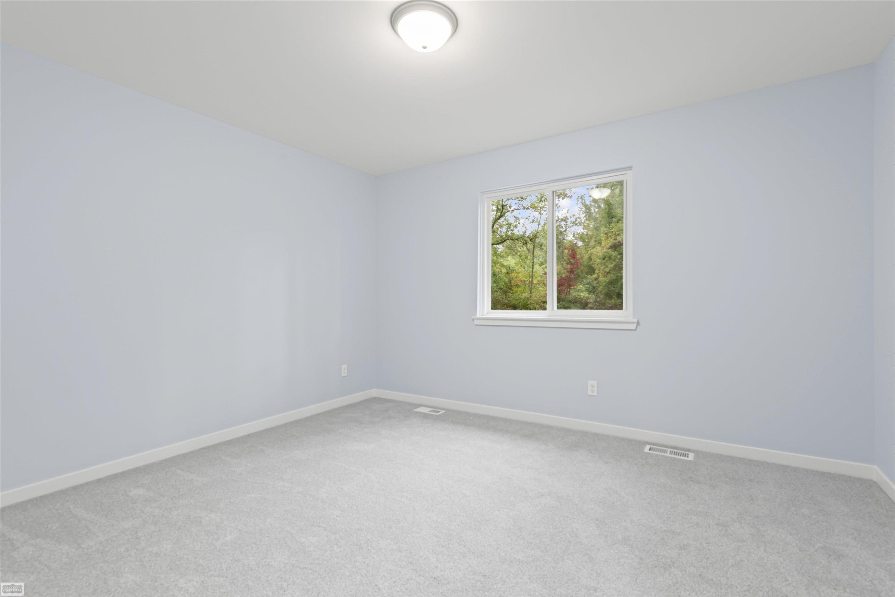 3363 Carrigan Road, MI 48059 — Photo 36