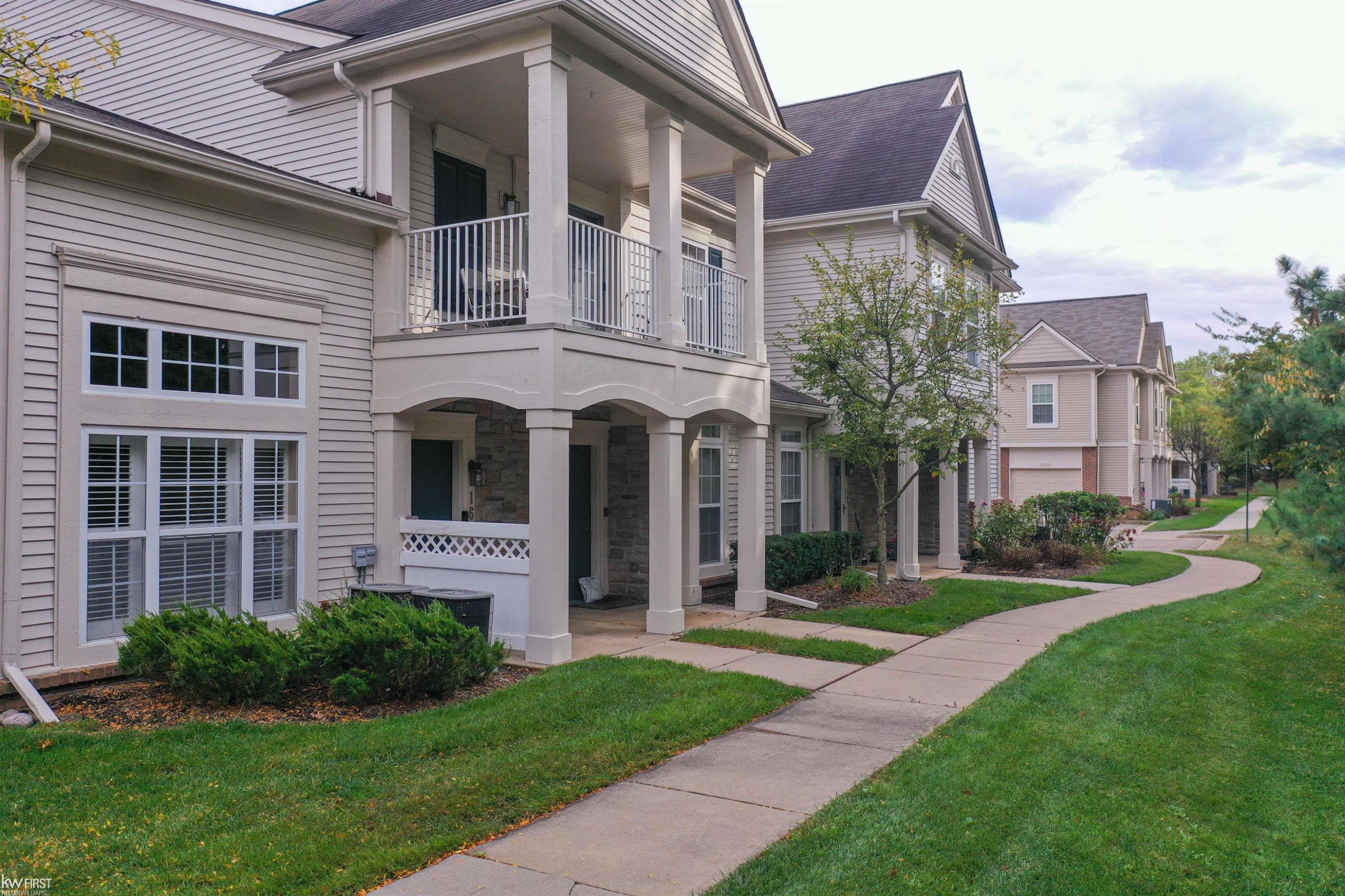 16107 Addington Drive, Walled Lake, MI 48390 — Photo 3