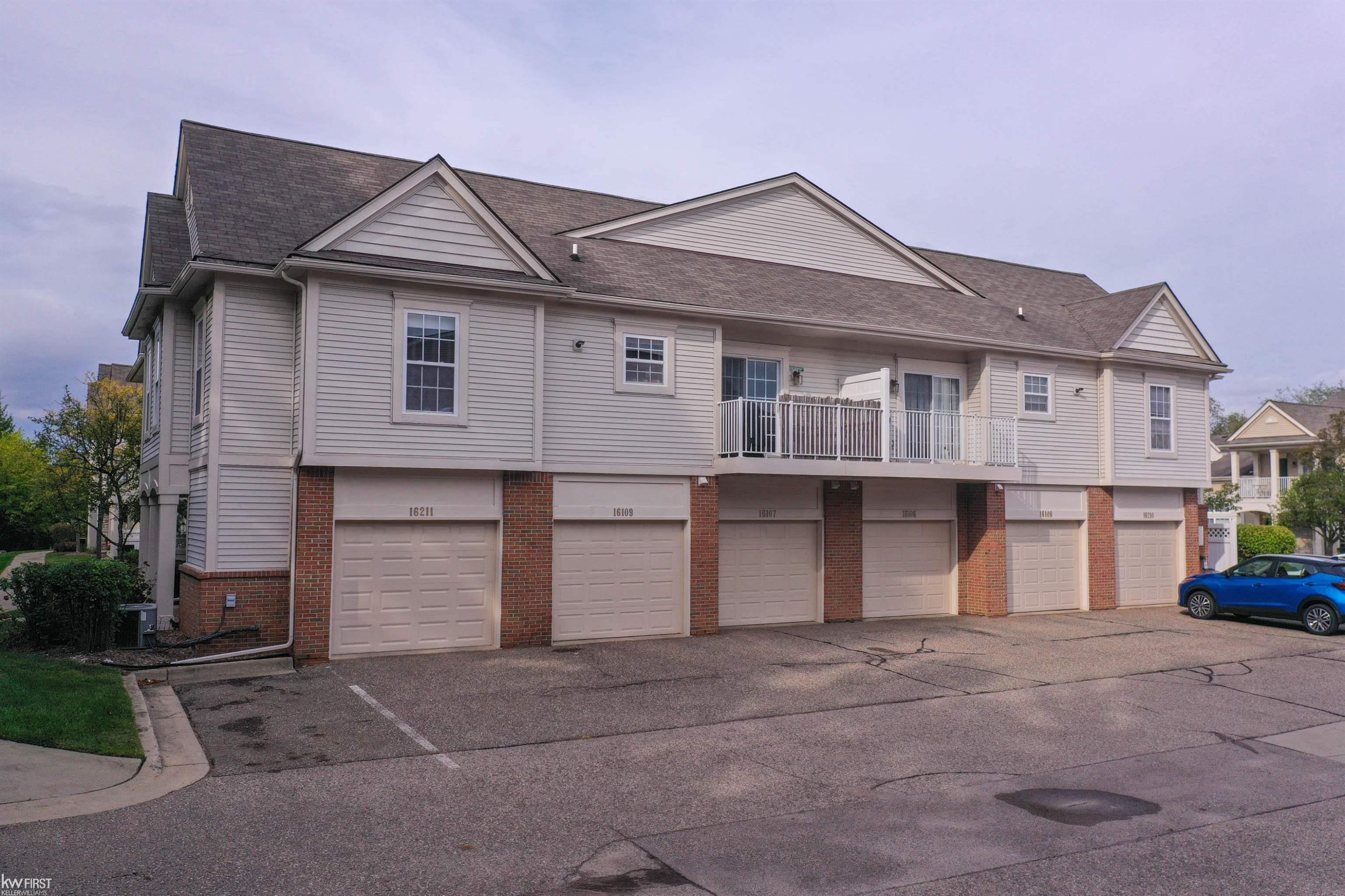16107 Addington Drive, Walled Lake, MI 48390 — Photo 7