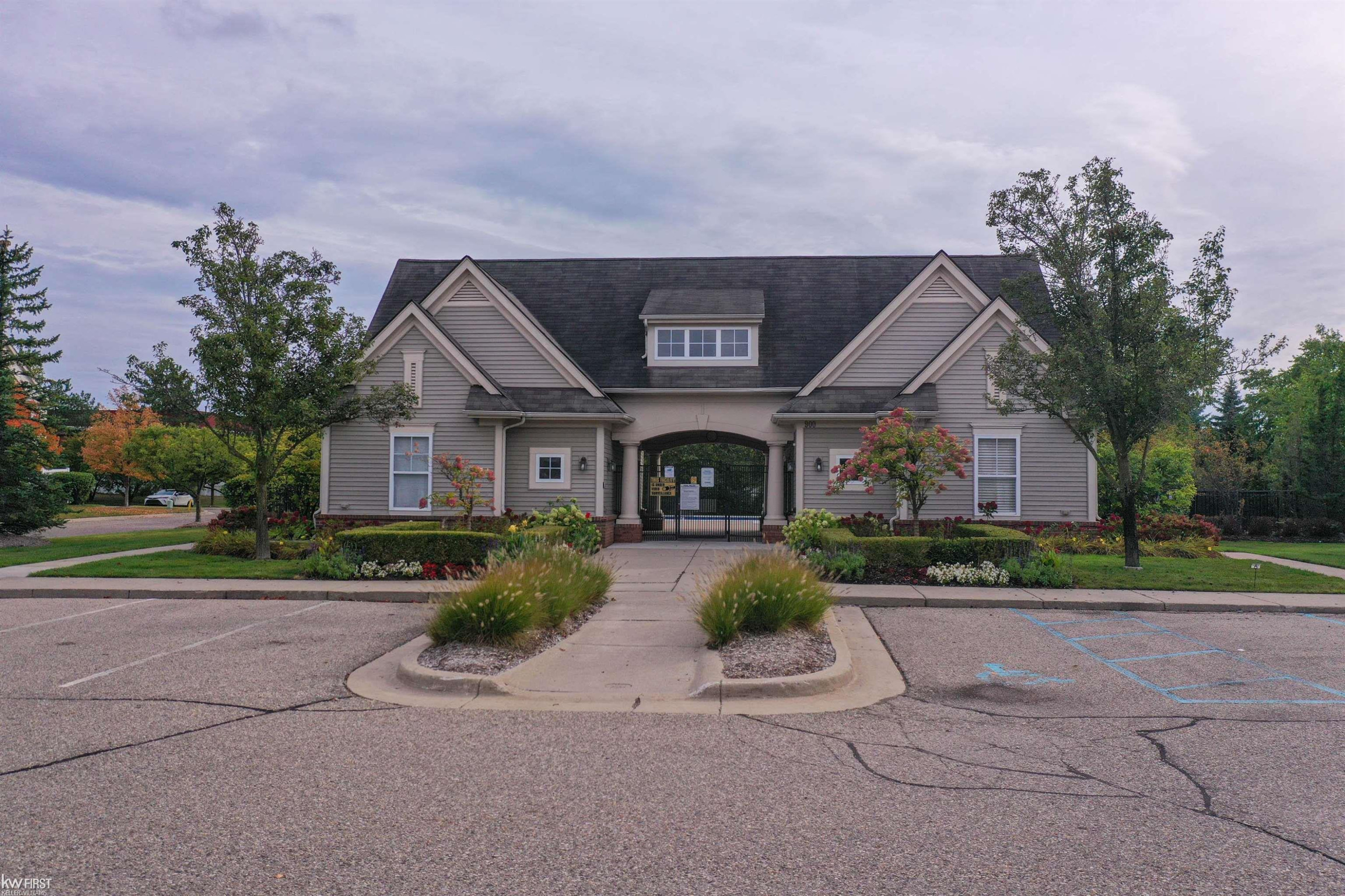16107 Addington Drive, Walled Lake, MI 48390 — Photo 8