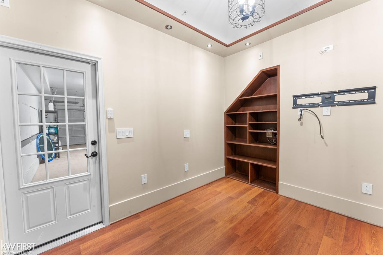 16107 Addington Drive, Walled Lake, MI 48390 — Photo 28