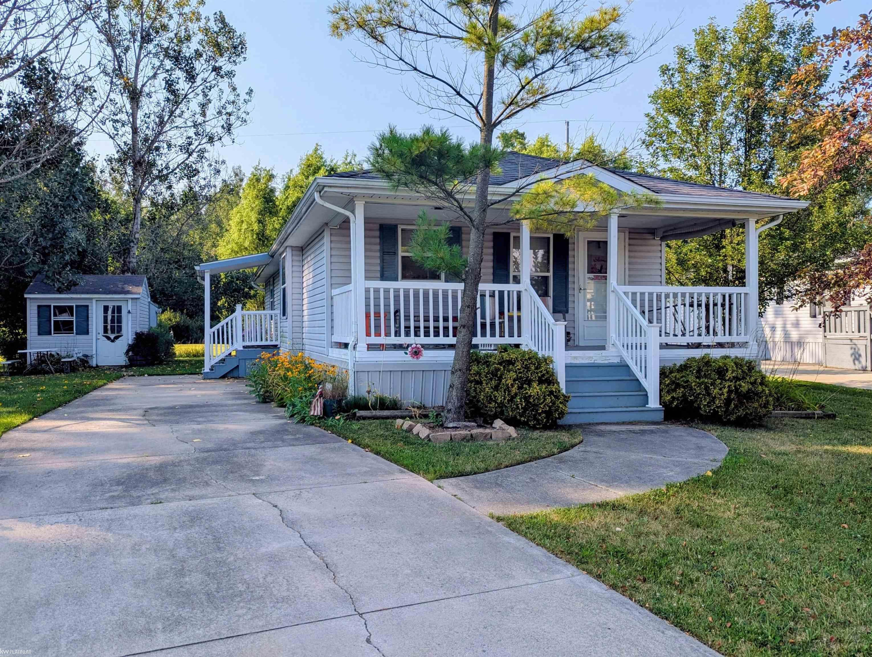 153 Meadow Lane, Port Huron, MI 48060 — front exterior
