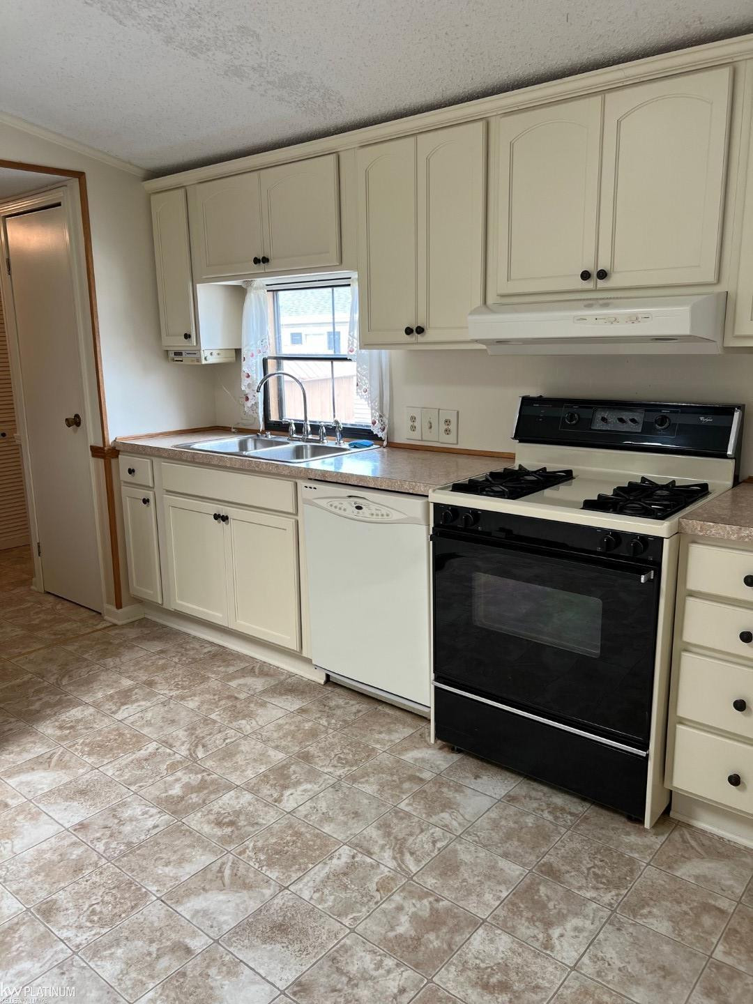 230 Shoreline W Drive, Port Sanilac, MI 48469 — Photo 12