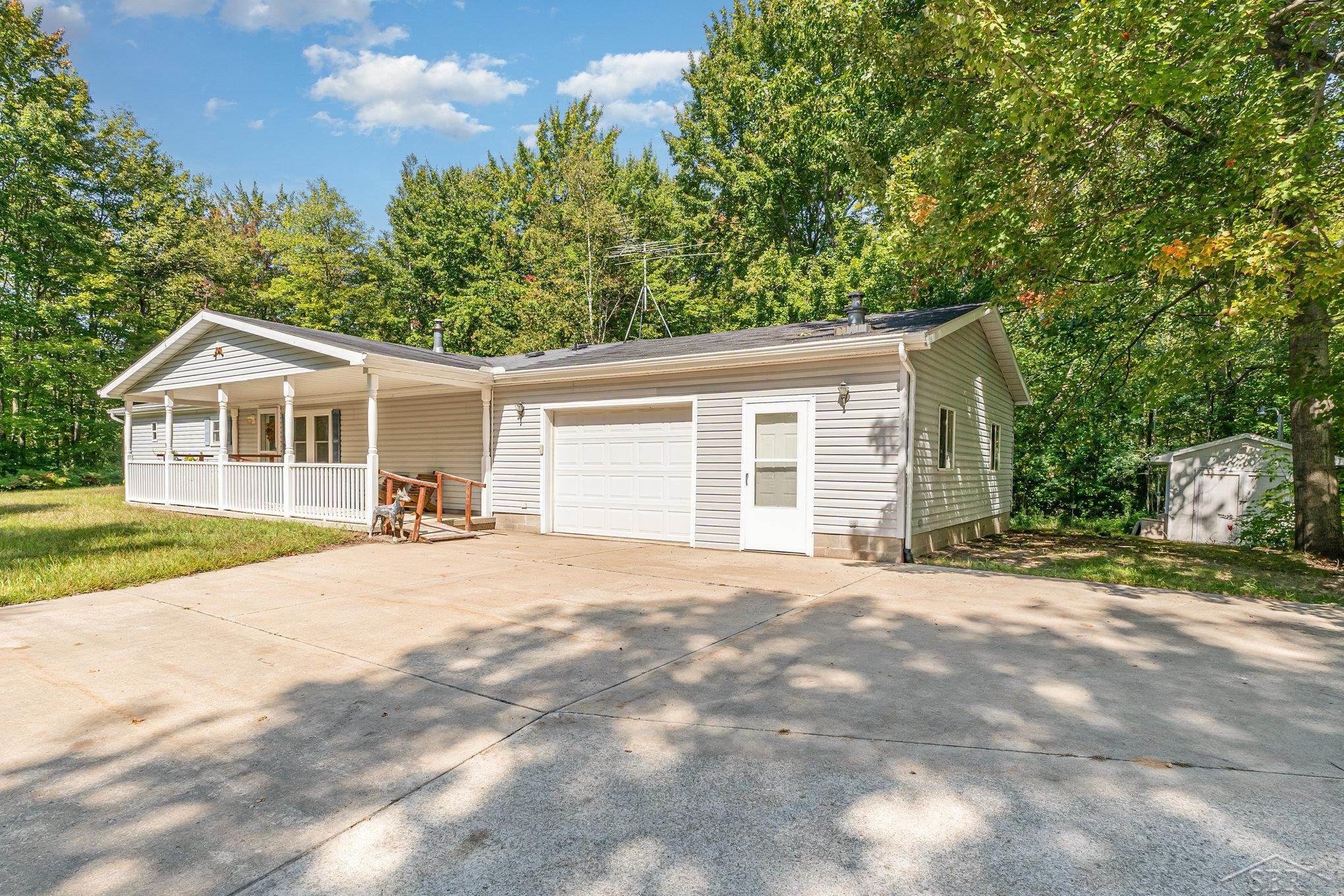 2045 Estey Rd. Road, Rhodes, MI 48642 — Photo 2