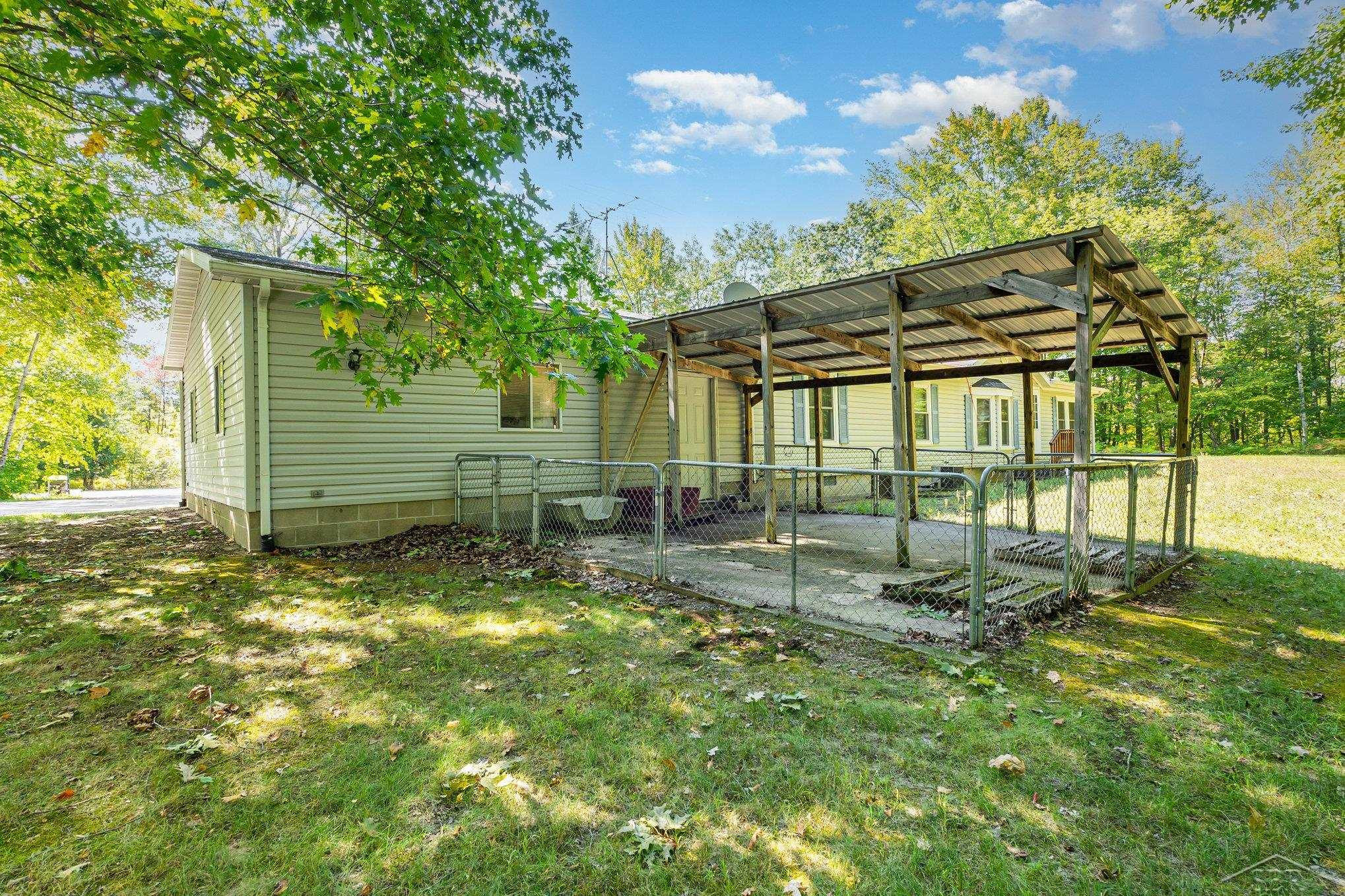 2045 Estey Rd. Road, Rhodes, MI 48642 — Photo 19