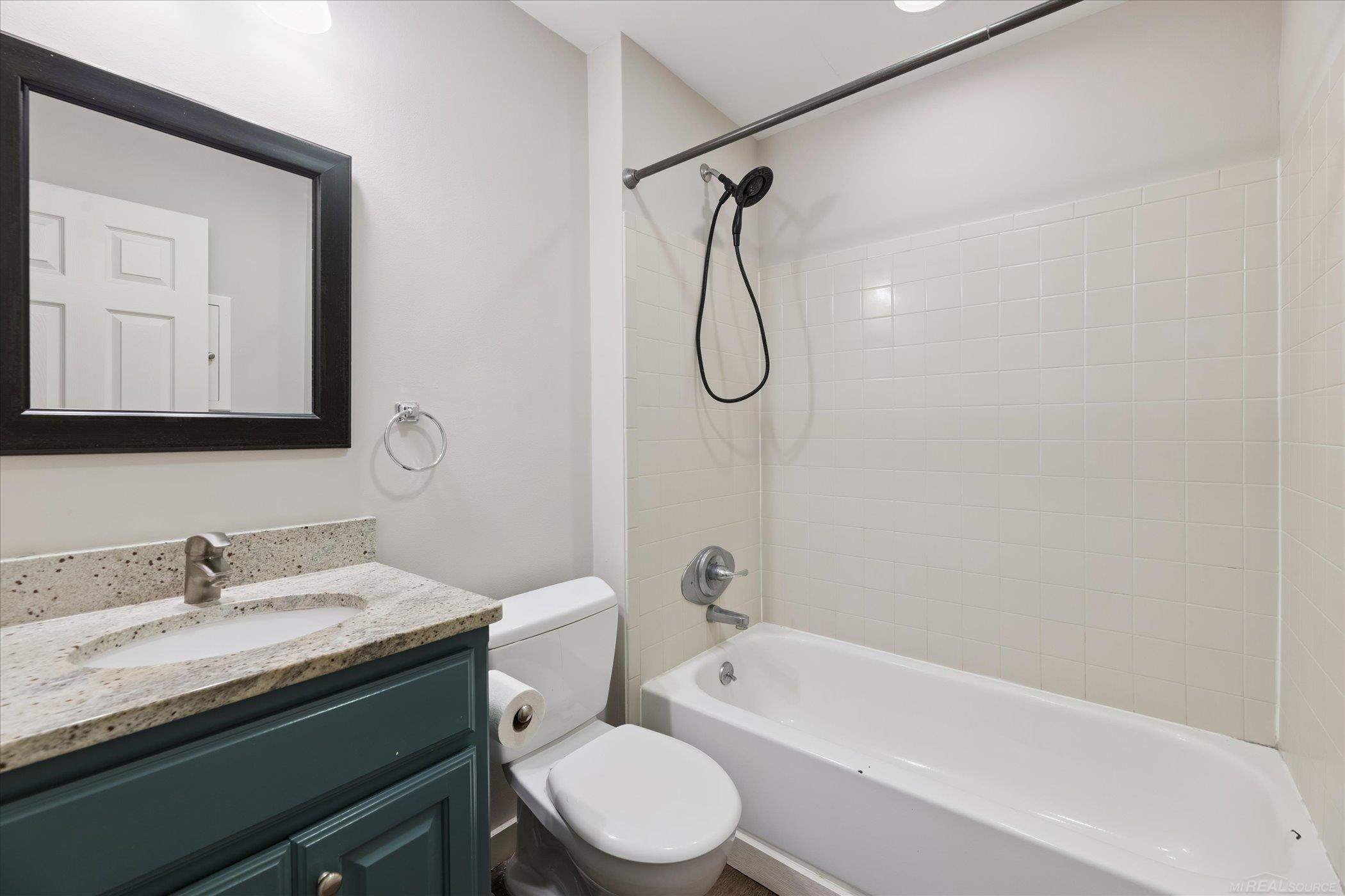 519 S Main Street, Milford, MI 48381 — Photo 13