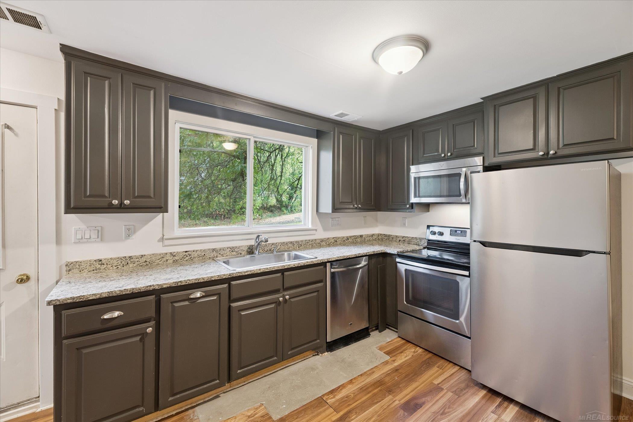 519 S Main Street, Milford, MI 48381 — Photo 34