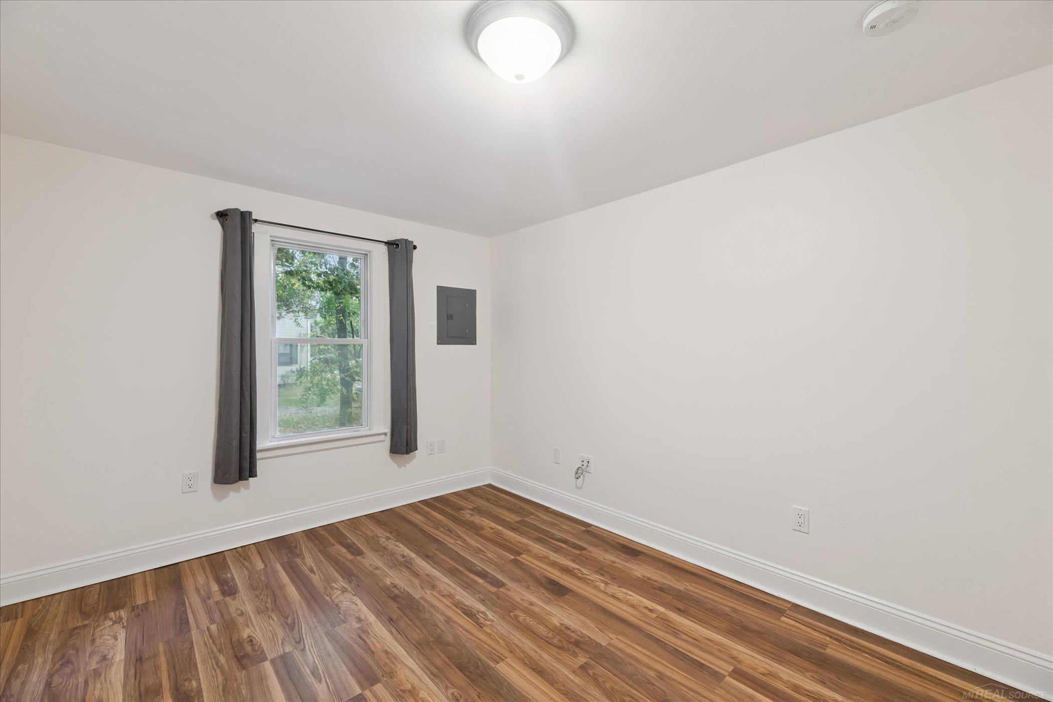 519 S Main Street, Milford, MI 48381 — Photo 35