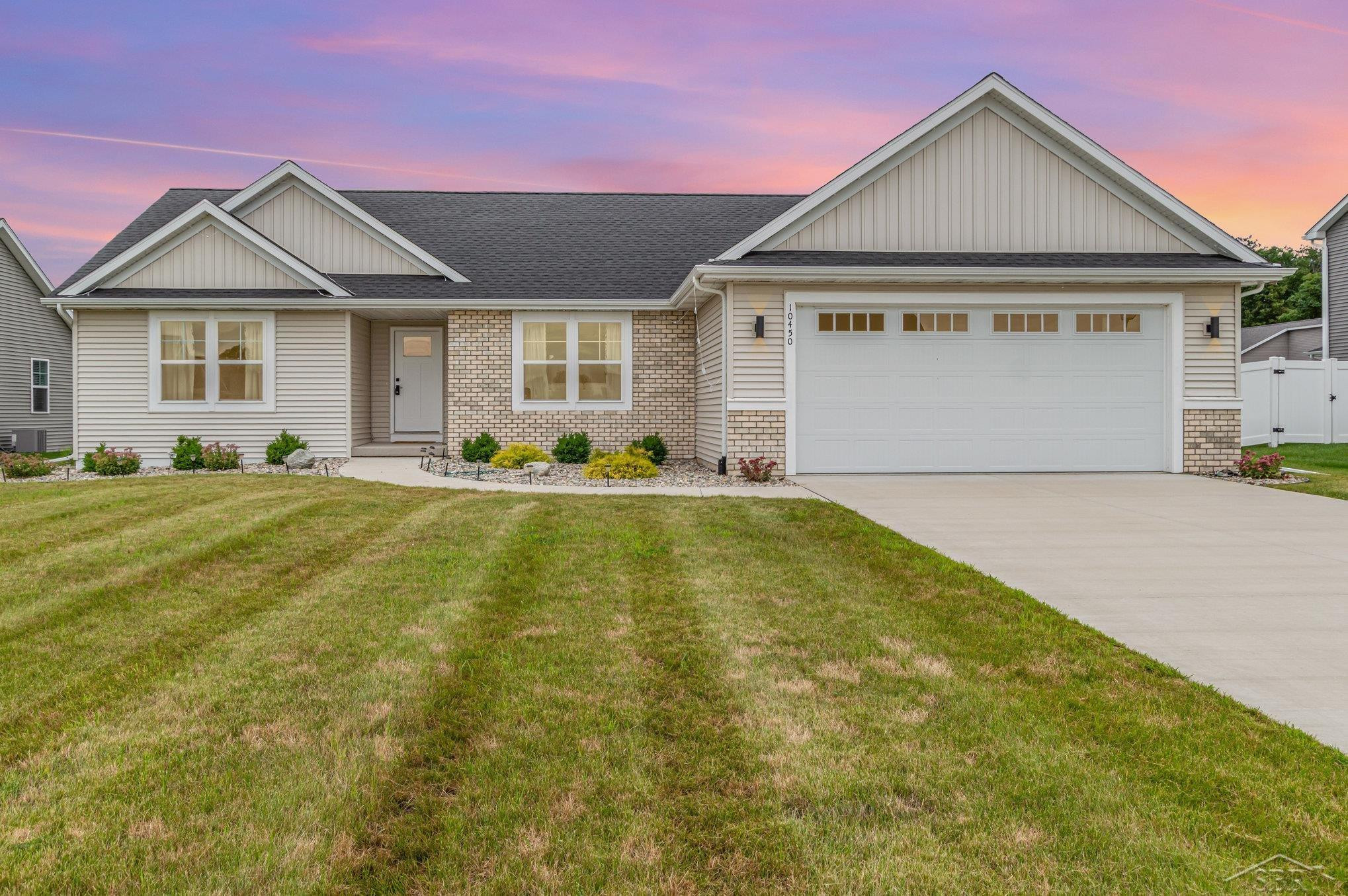 10450 Laurel Woods Place, Freeland, MI 48623 — front exterior