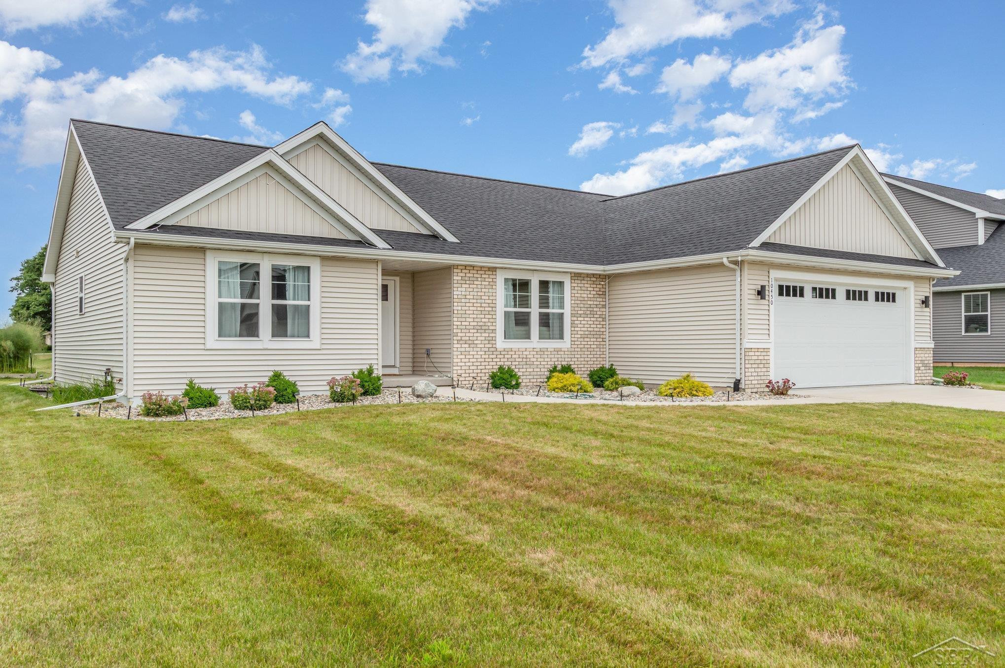 10450 Laurel Woods Place, Freeland, MI 48623 — Photo 2
