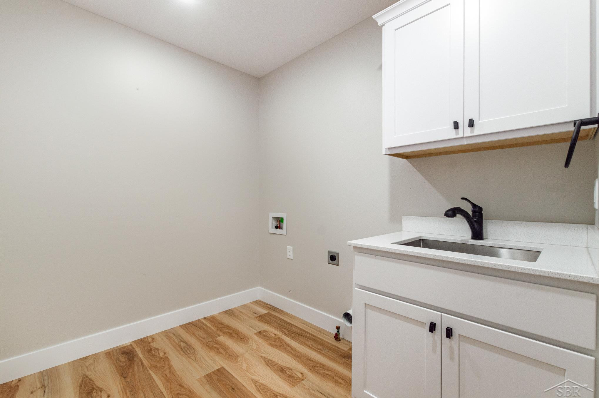 10450 Laurel Woods Place, Freeland, MI 48623 — Photo 9